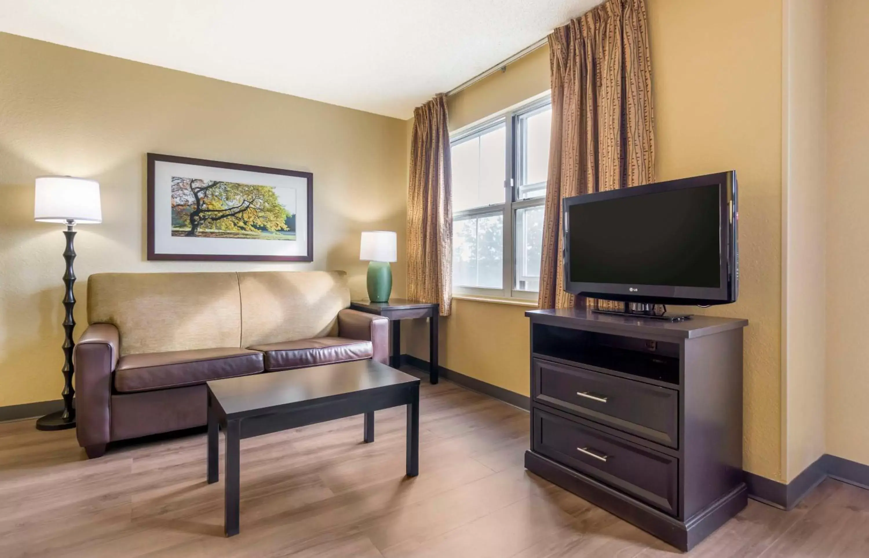 Bedroom, TV/Entertainment Center in Extended Stay America Suites - Seattle - Everett - Silverlake