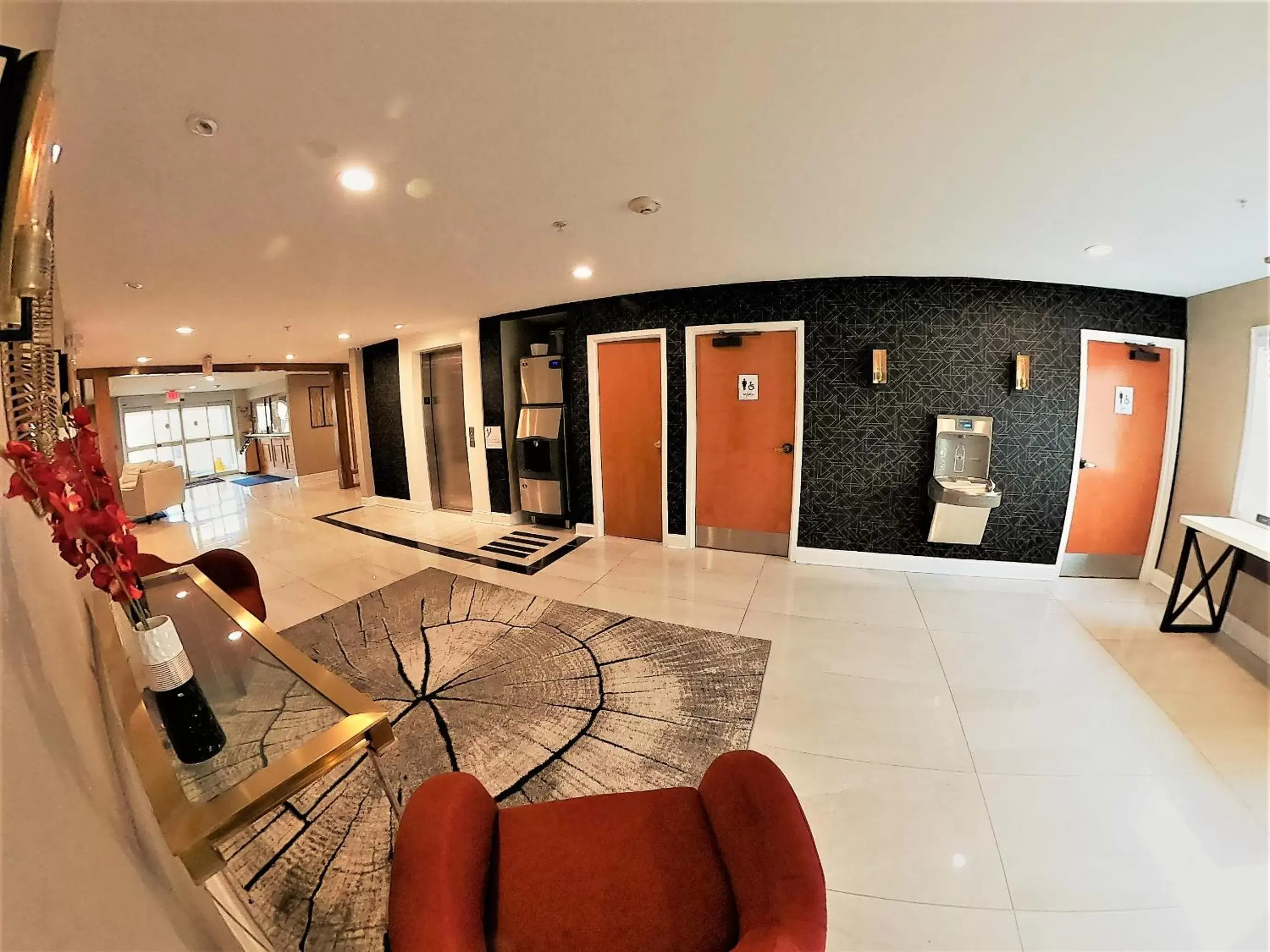 Lobby or reception in Ramada by Wyndham Strasburg - Shenandoah Valley Lobby or reception in Ramada by Wyndham Strasburg - Shenandoah Valley