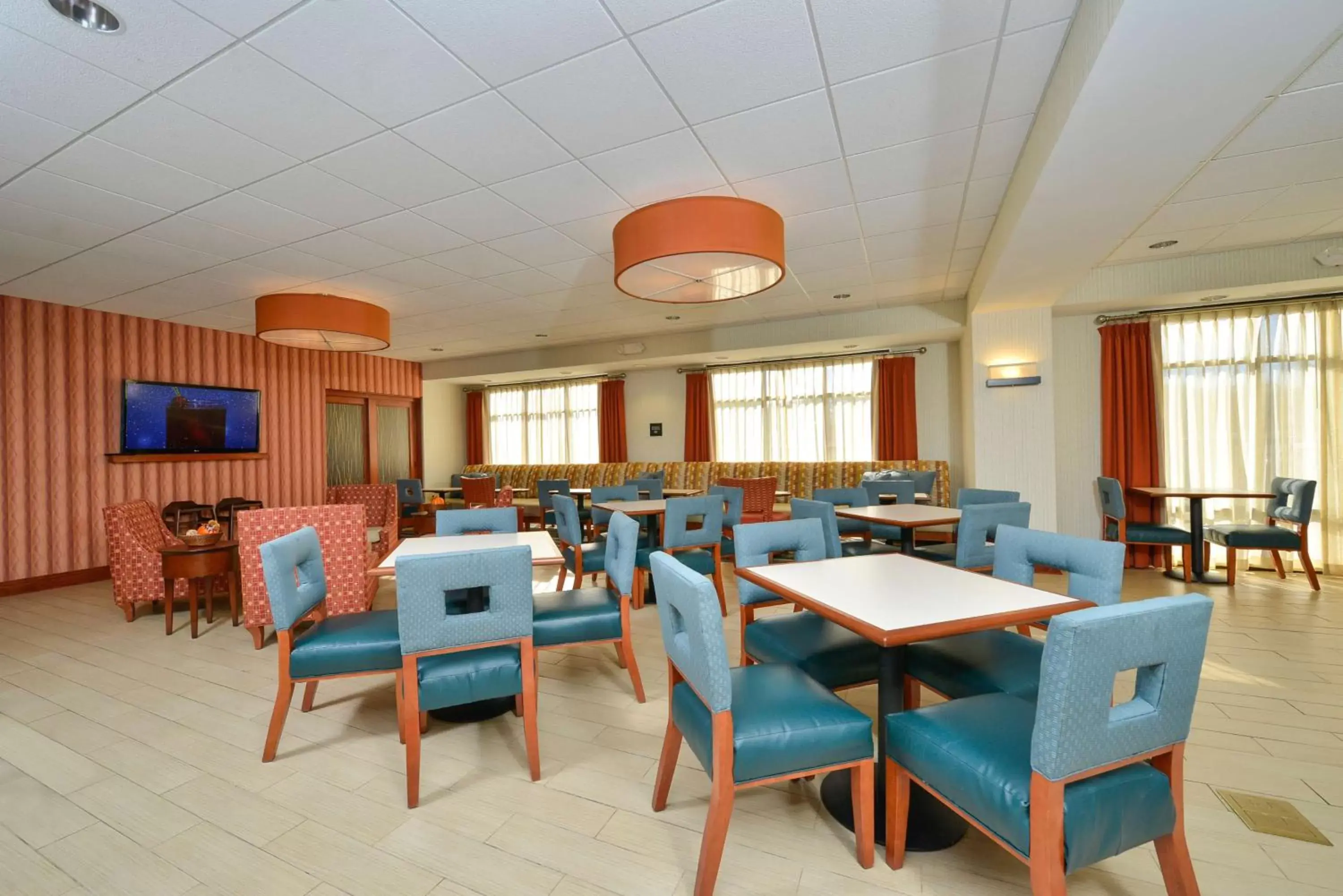 Lobby or reception, Restaurant/Places to Eat in Hampton Inn Farmville
