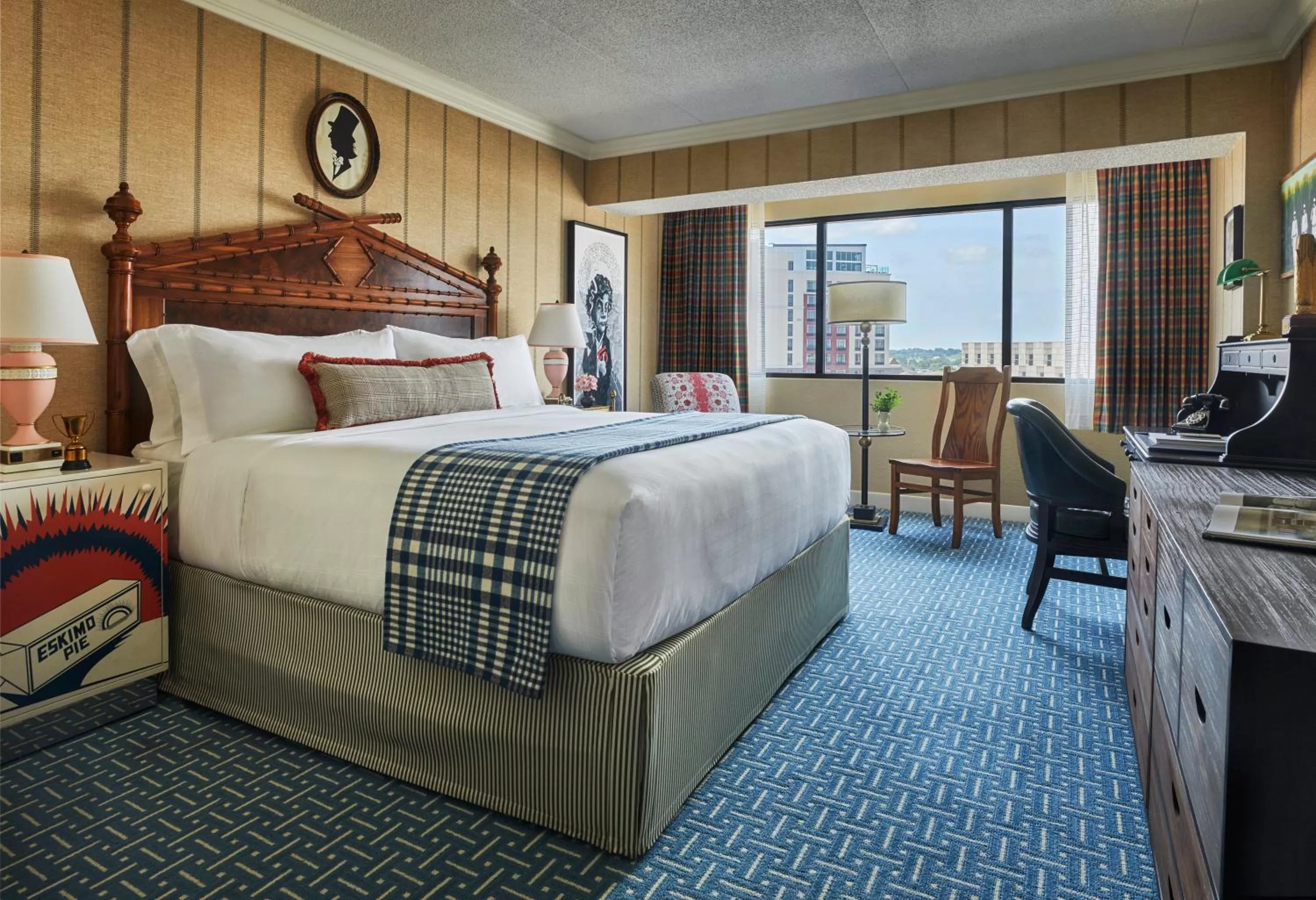 Deluxe King Room in Graduate by Hilton Iowa City