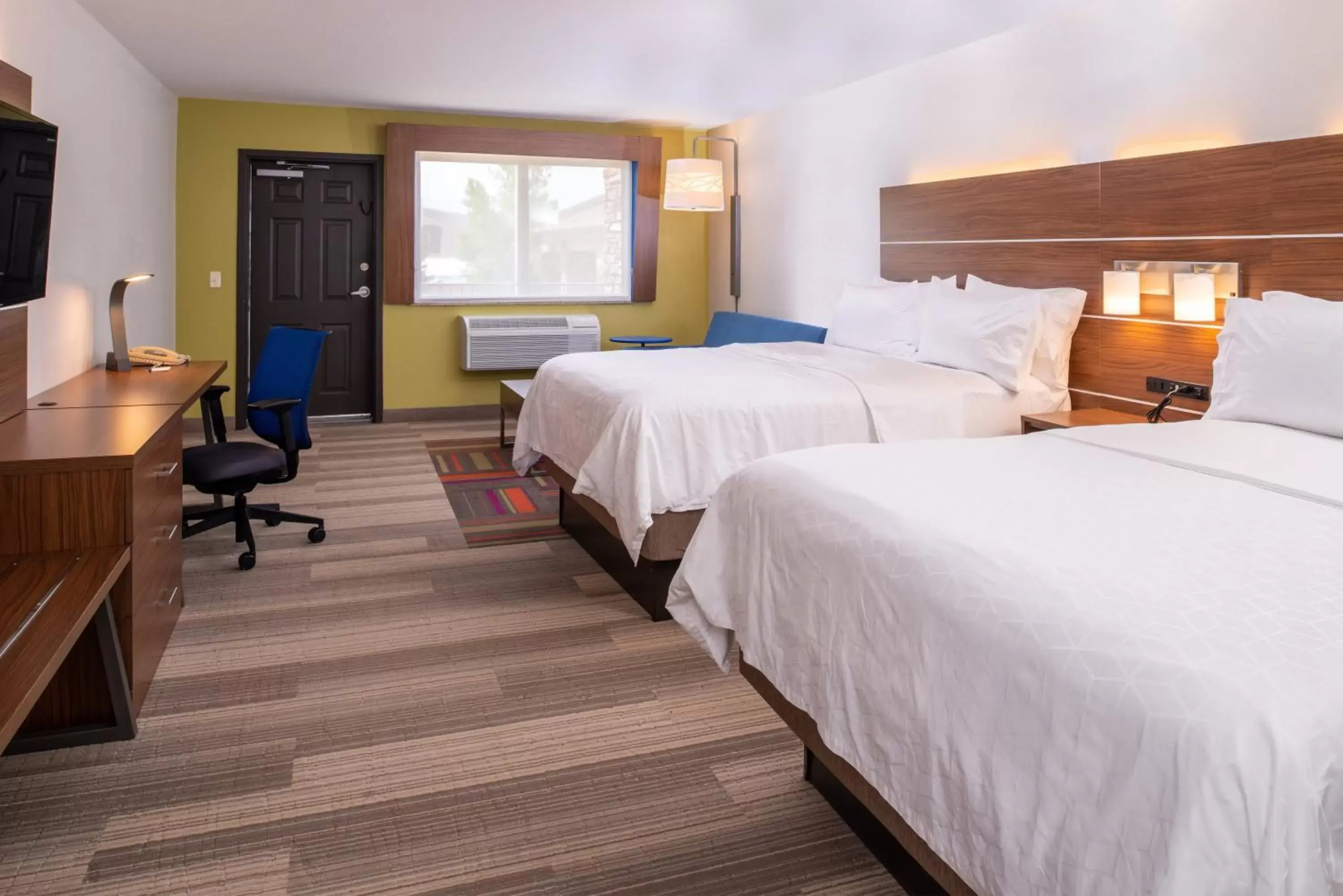 Photo of the whole room, Bed in Holiday Inn Express Hotel & Suites Gunnison, an IHG Hotel