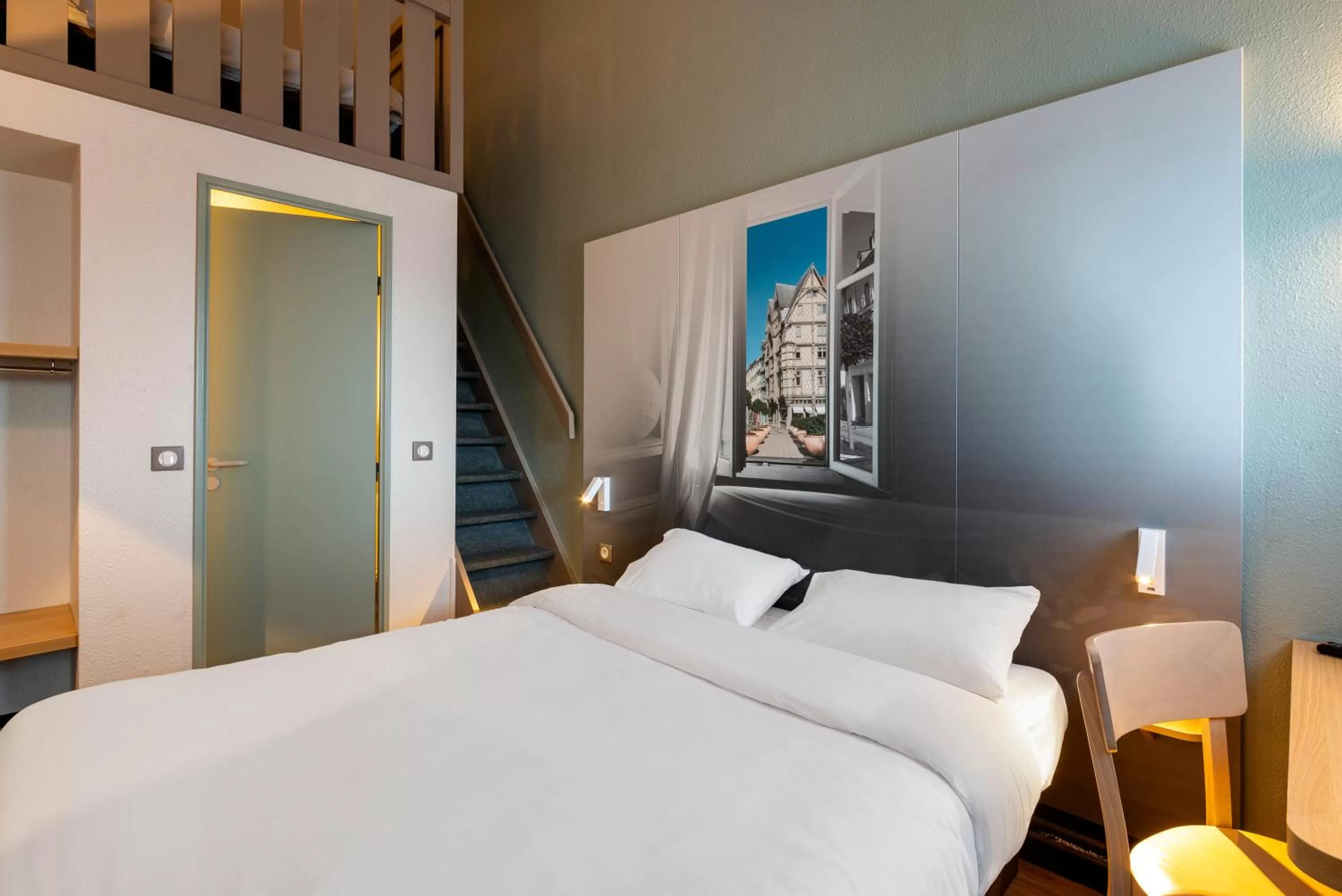 Bedroom, Bed in B&B HOTEL Angers 1 Beaucouzé