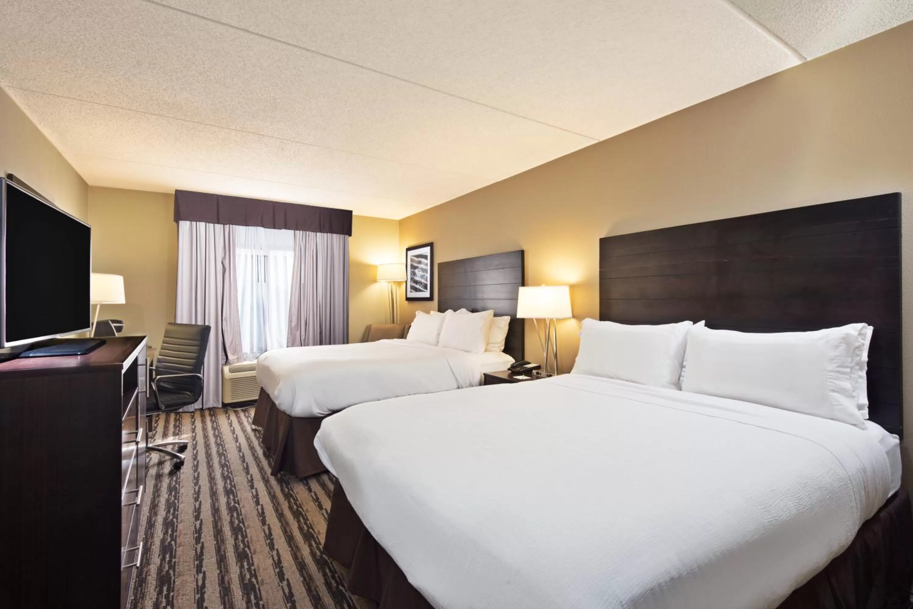 Bedroom, Bed in Holiday Inn Harrisburg East by IHG