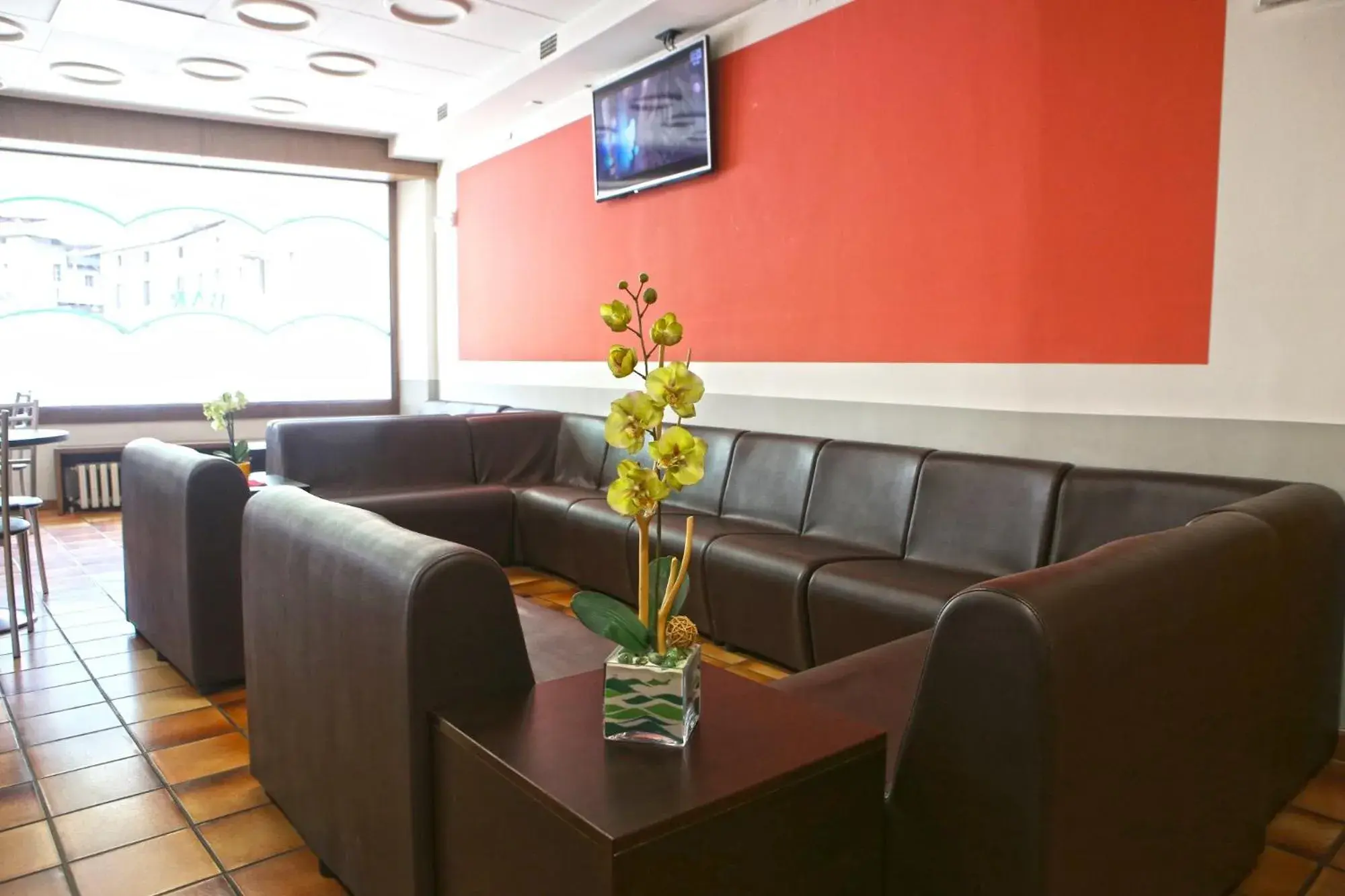 Communal lounge/ TV room, Seating Area in Albergo Gusmeroli