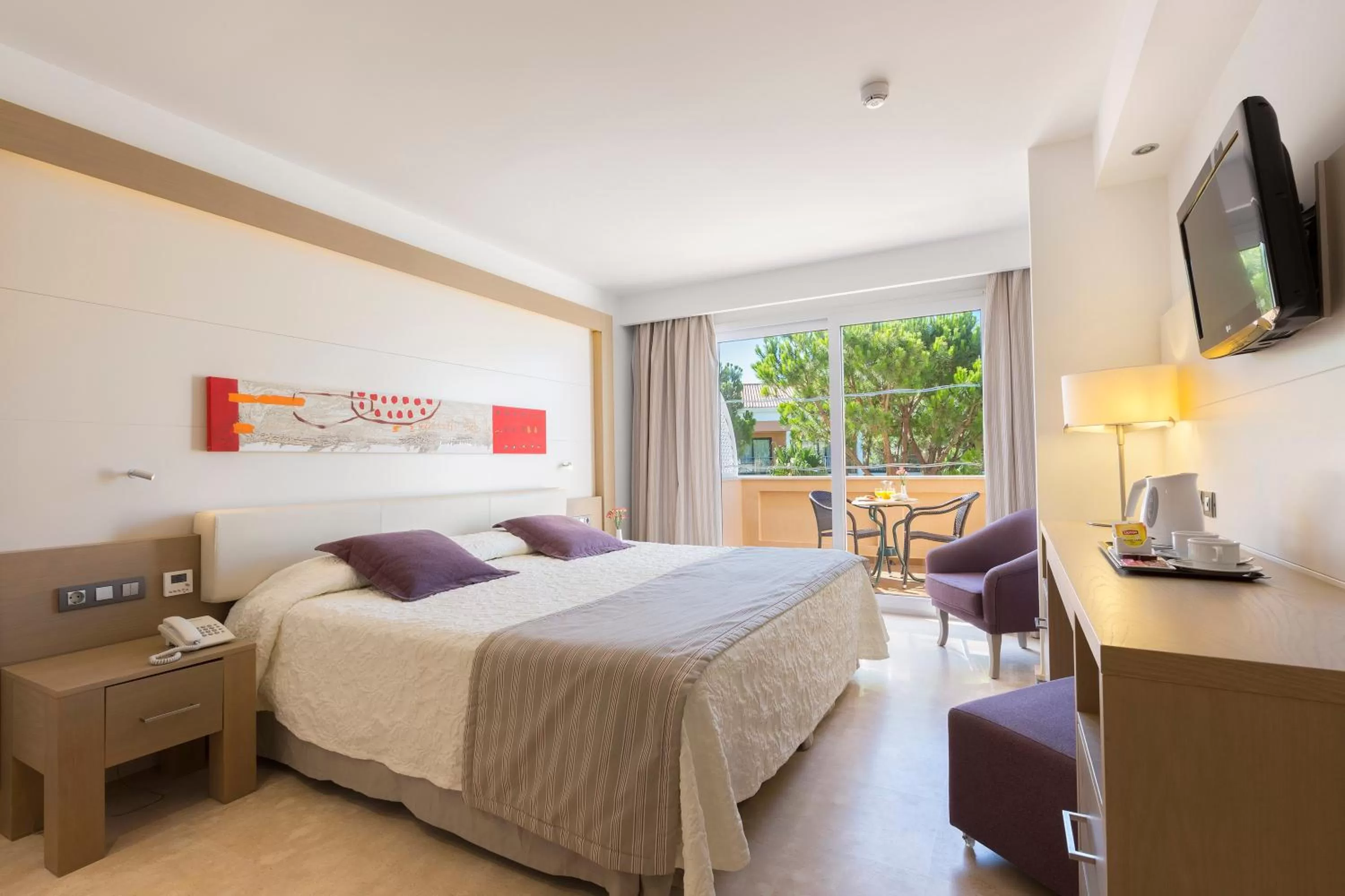 Bed in Hipotels Playa La Barrosa - Adults Only