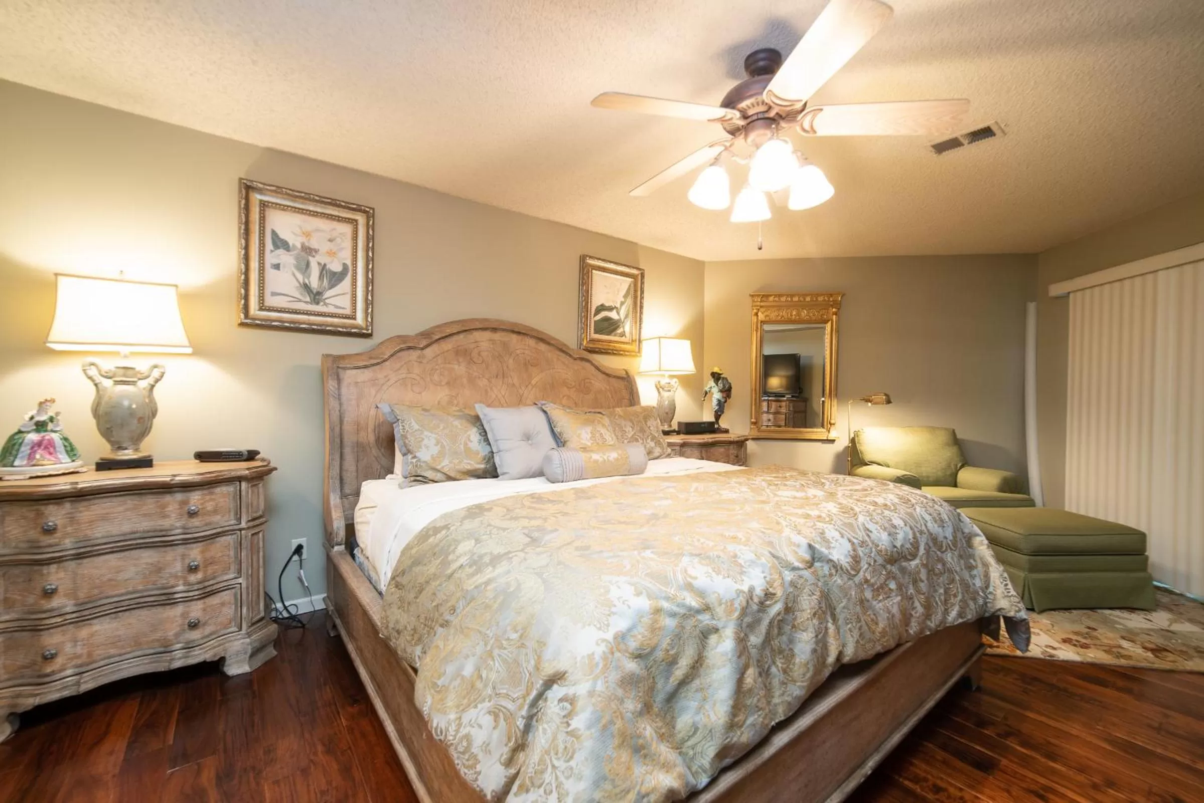 Bed in Pointe Royale Golf Resort