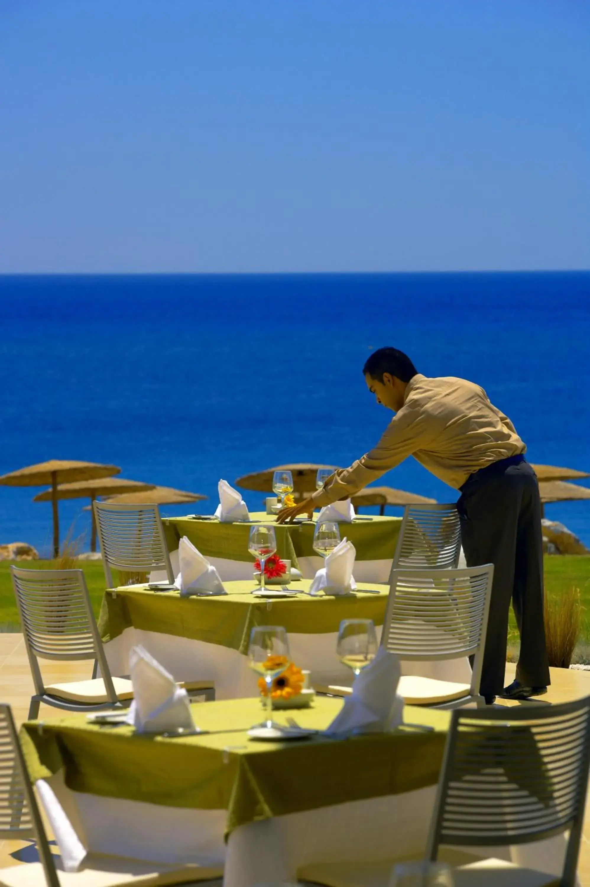 Restaurant/places to eat in Elysium Resort & Spa