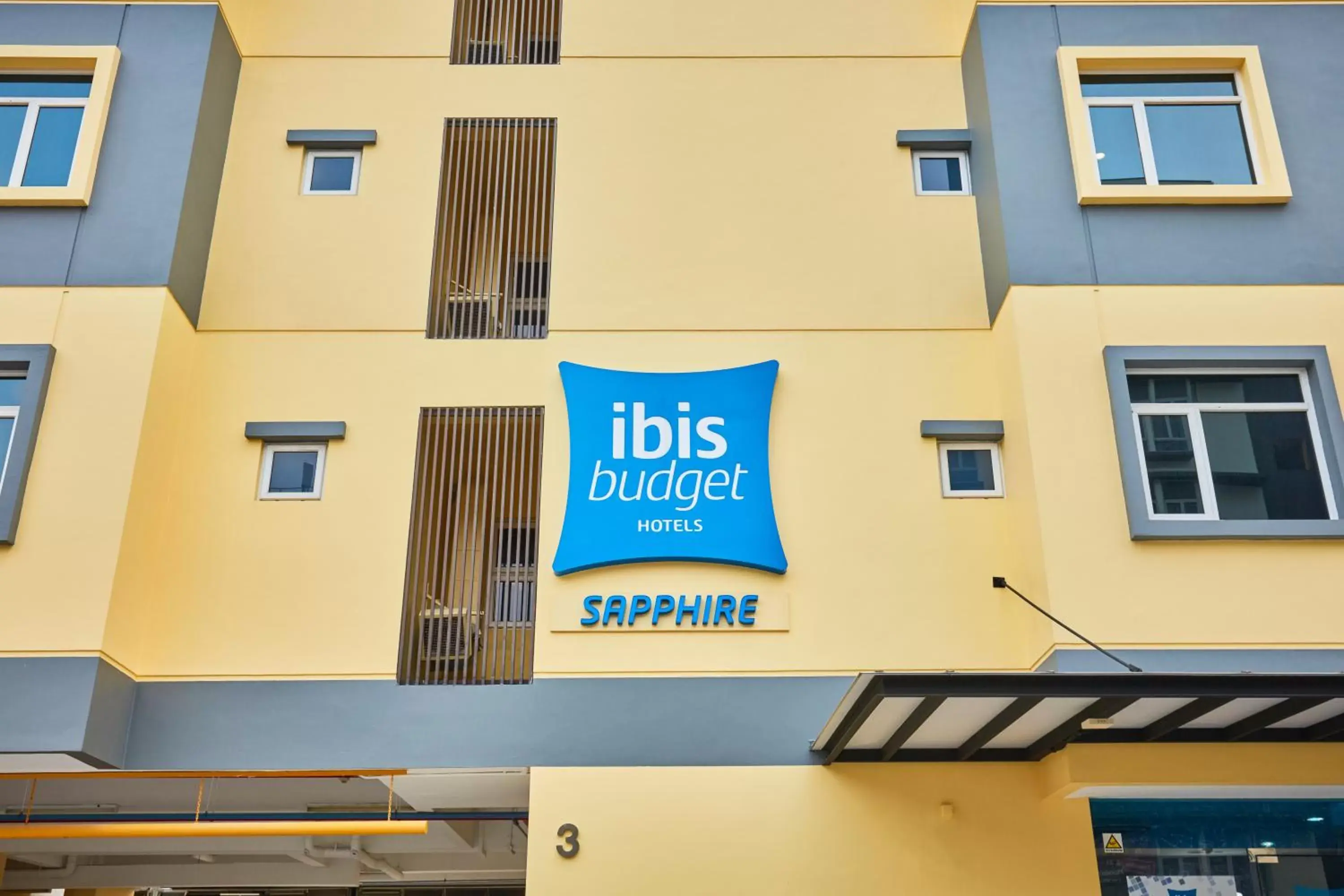 Facade/entrance in ibis budget Singapore Sapphire Facade/entrance in ibis budget Singapore Sapphire