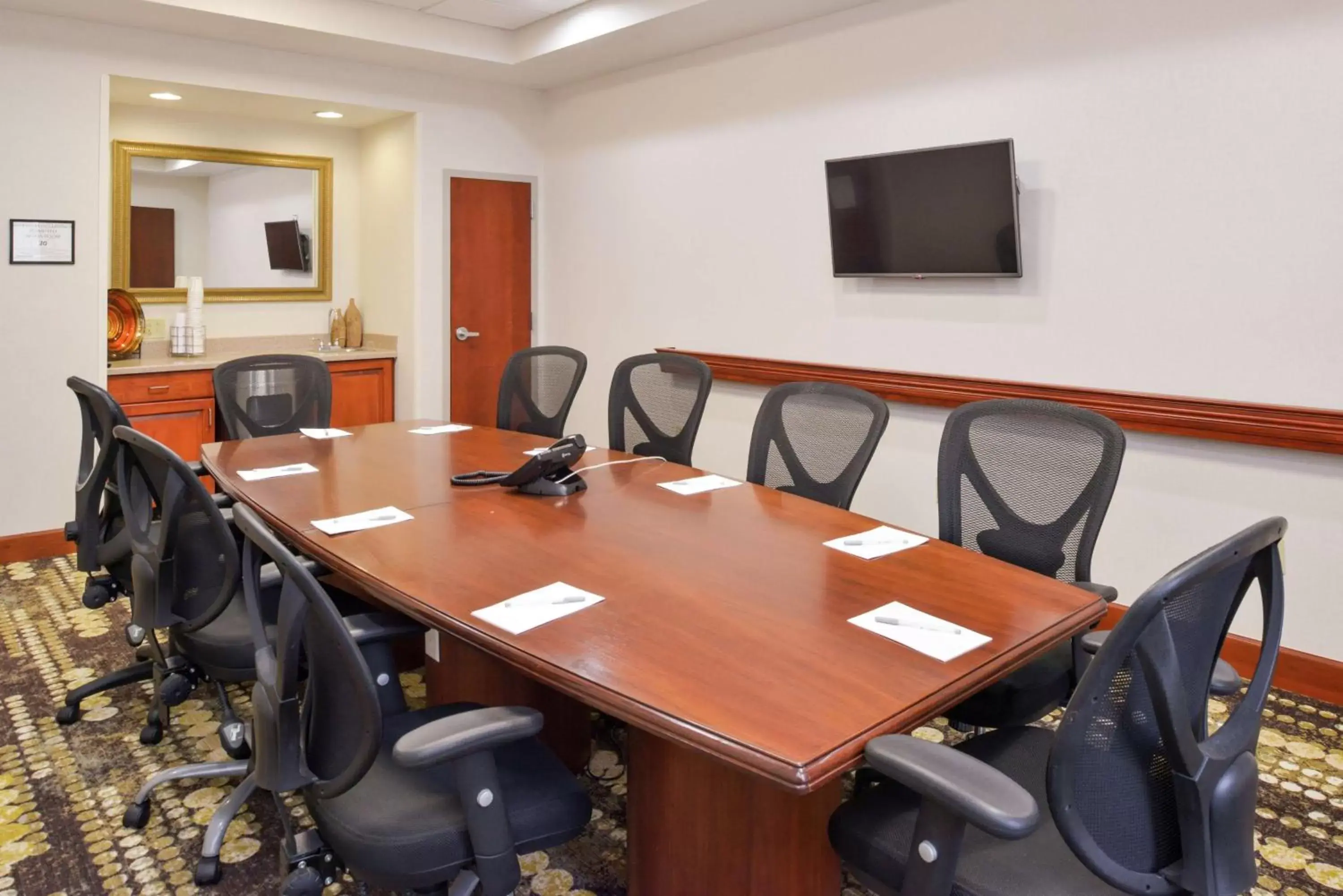 Meeting/conference room in Hampton Inn & Suites Wilmington