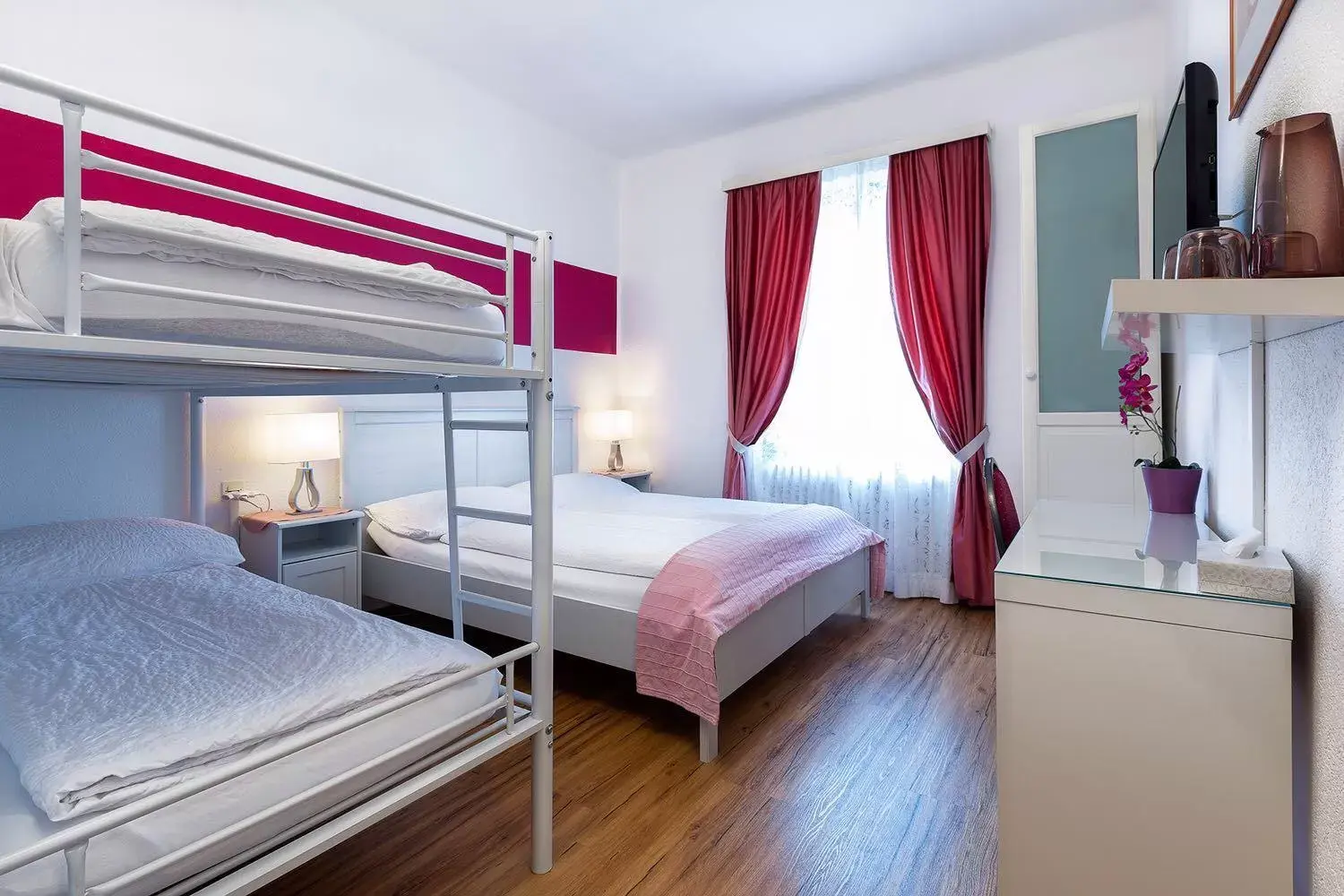 Bed in Hotel Croce Federale