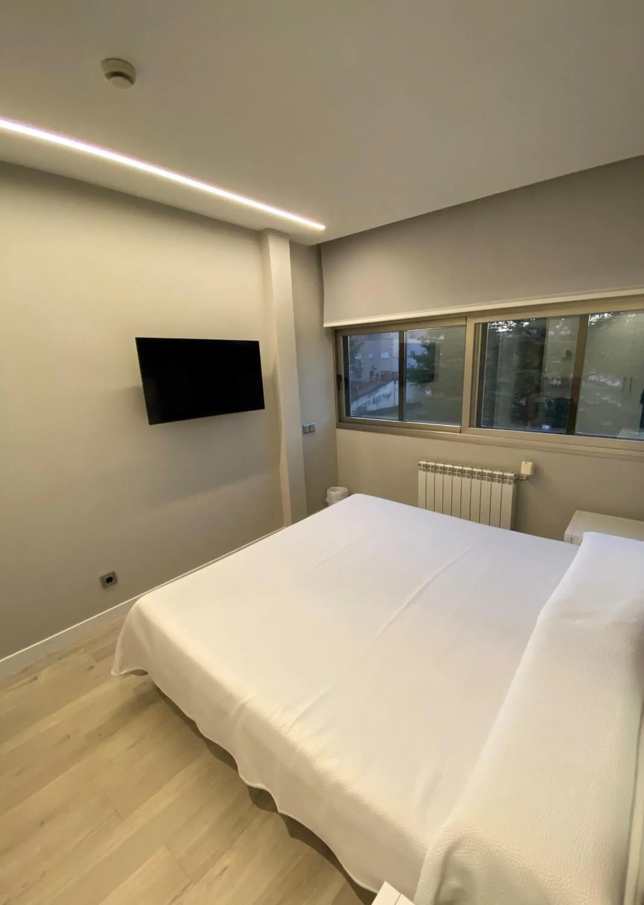 Bedroom, Bed in Hotel Escuela Madrid