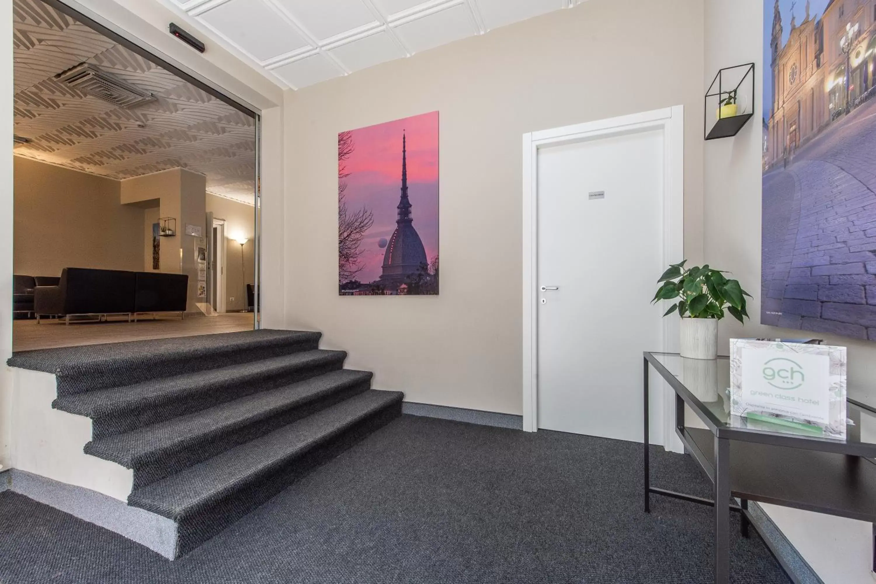 Facade/entrance in Hotel Gran Torino Facade/entrance in Hotel Gran Torino