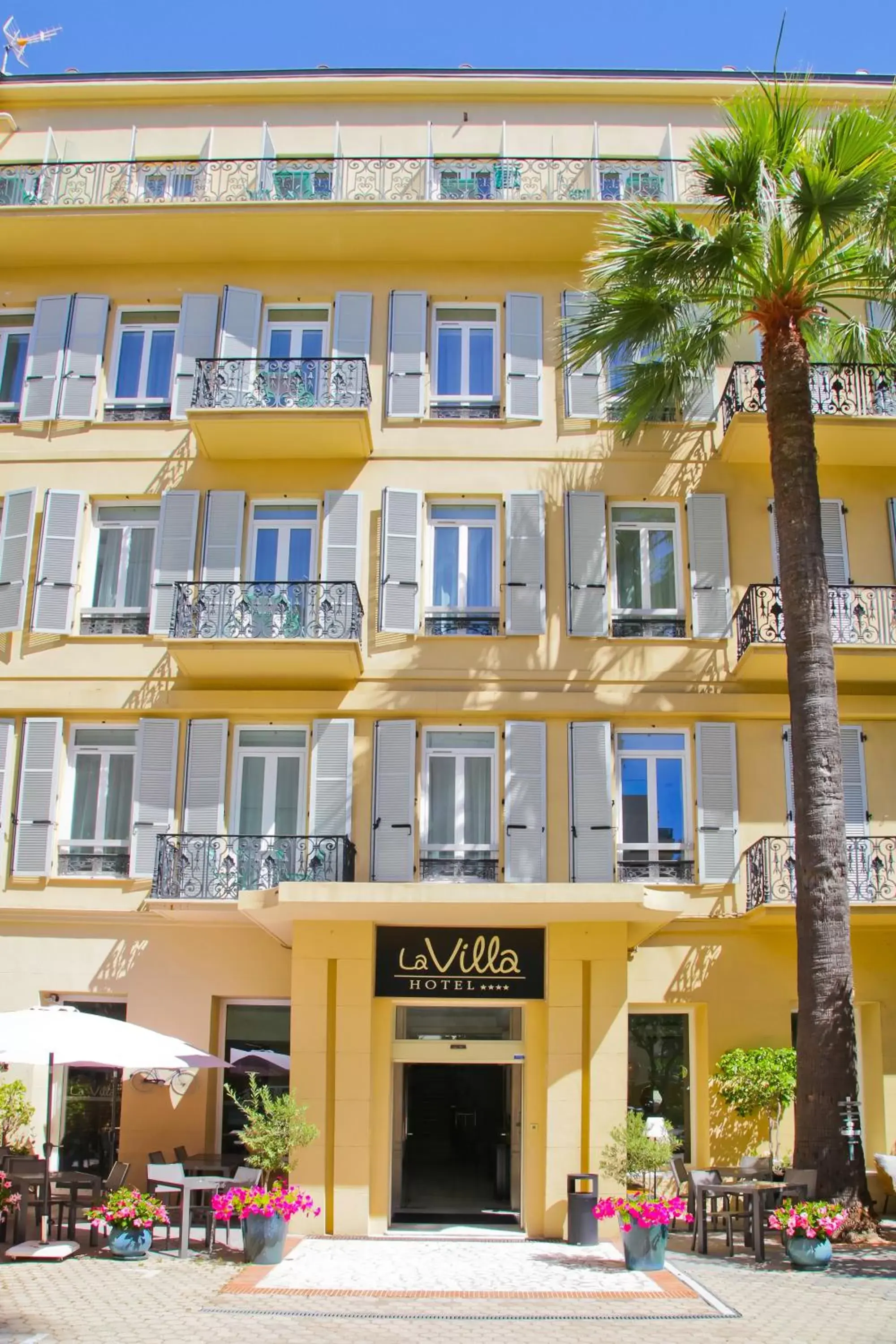 Property building in Hotel La Villa Nice Promenade