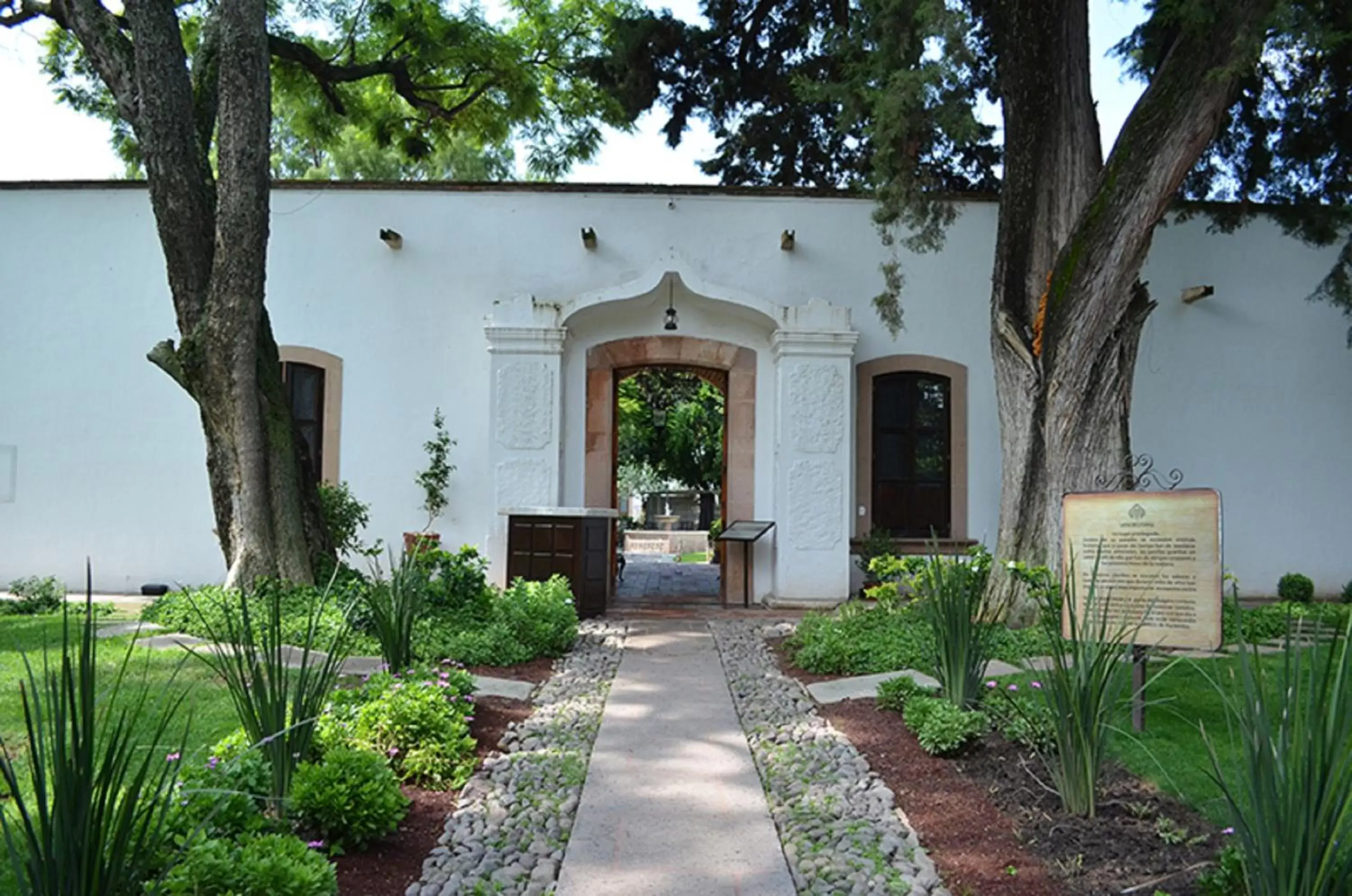 Patio, Property Building in Hotel Hacienda San Cristóbal