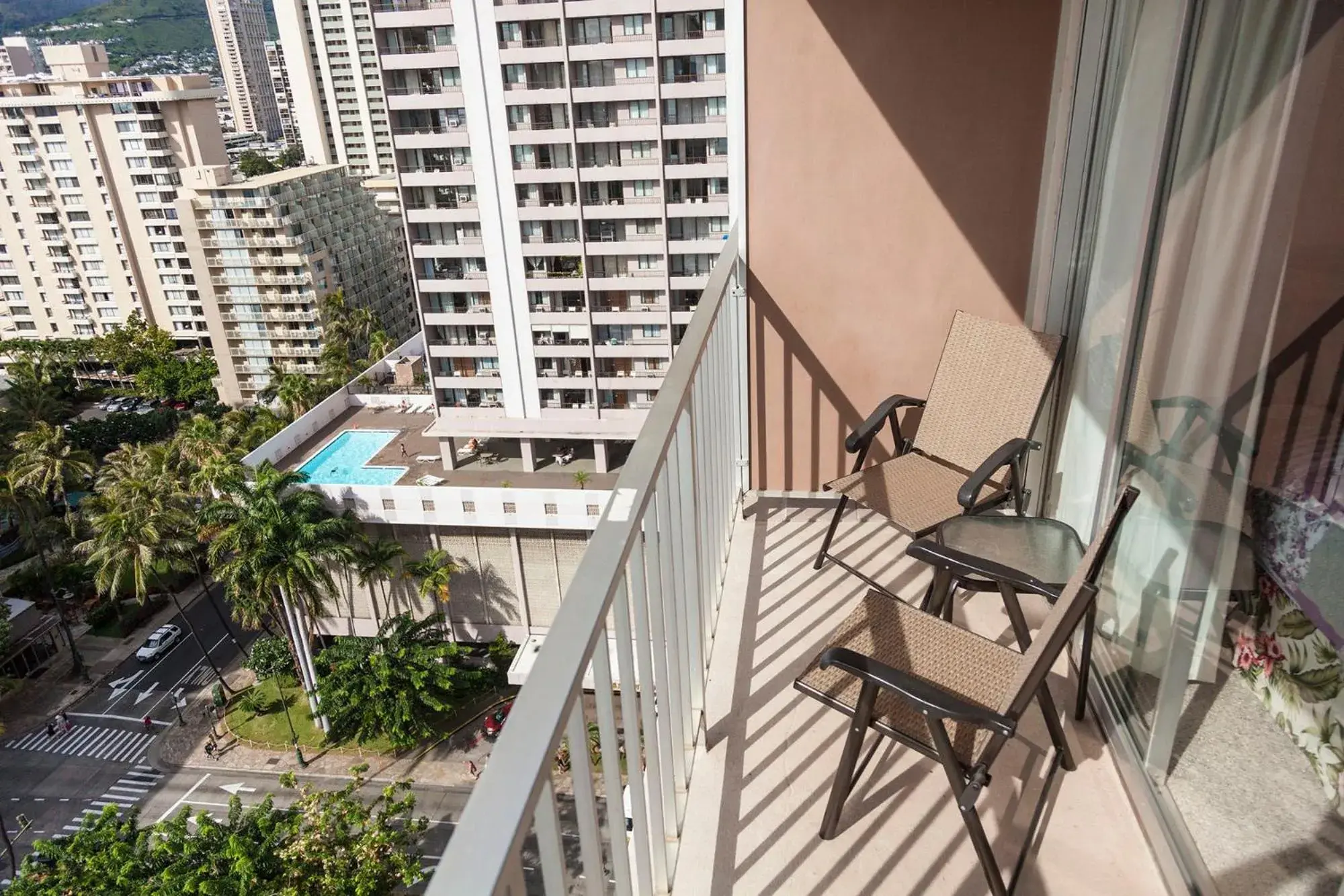City view in Tropical Studios at Marine Surf Waikiki - FREE PARKING - BEST LOCATION - FULL KITCHEN - SWIMMING POOL