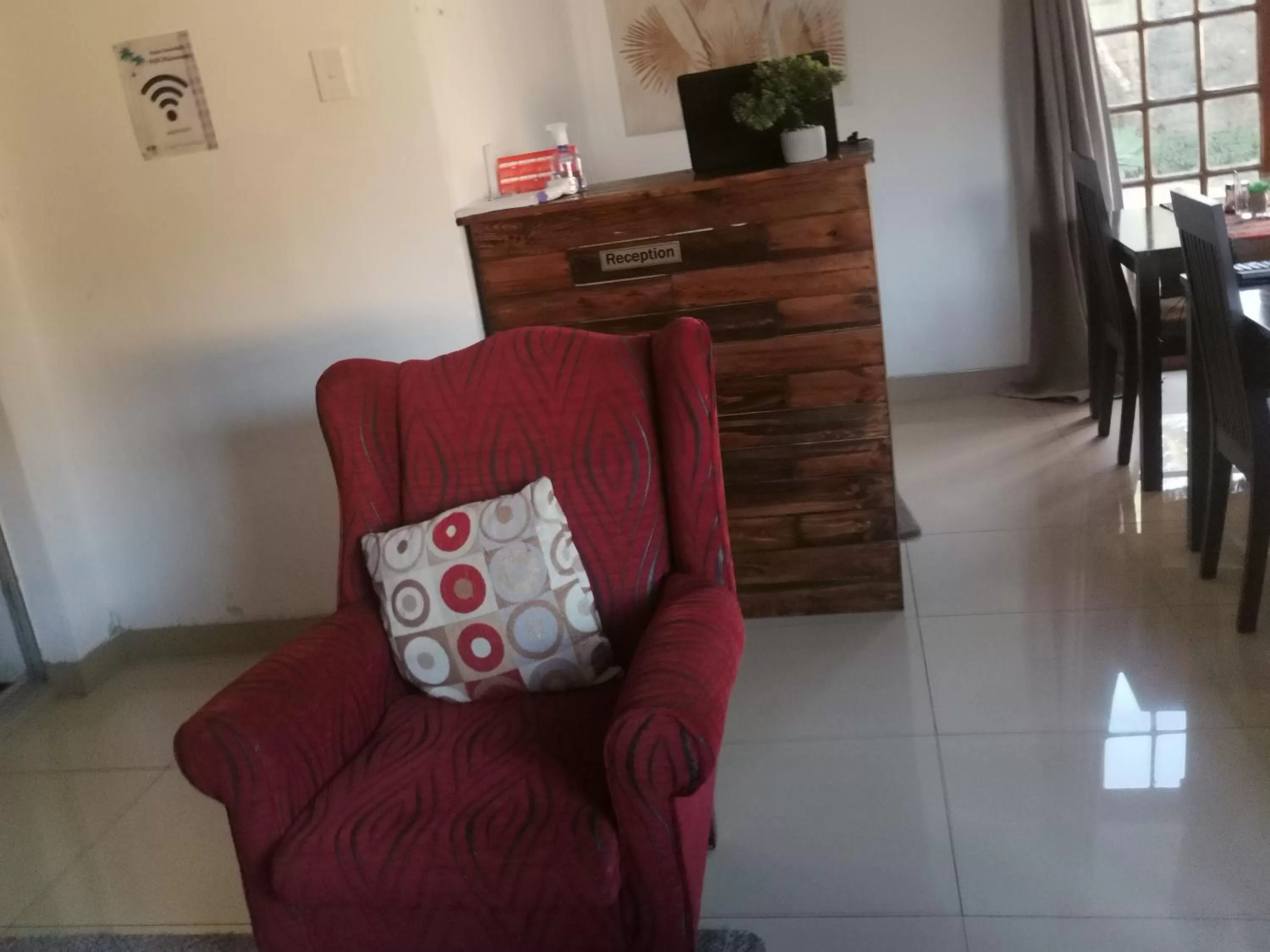 Living room in Palm Tree BnB