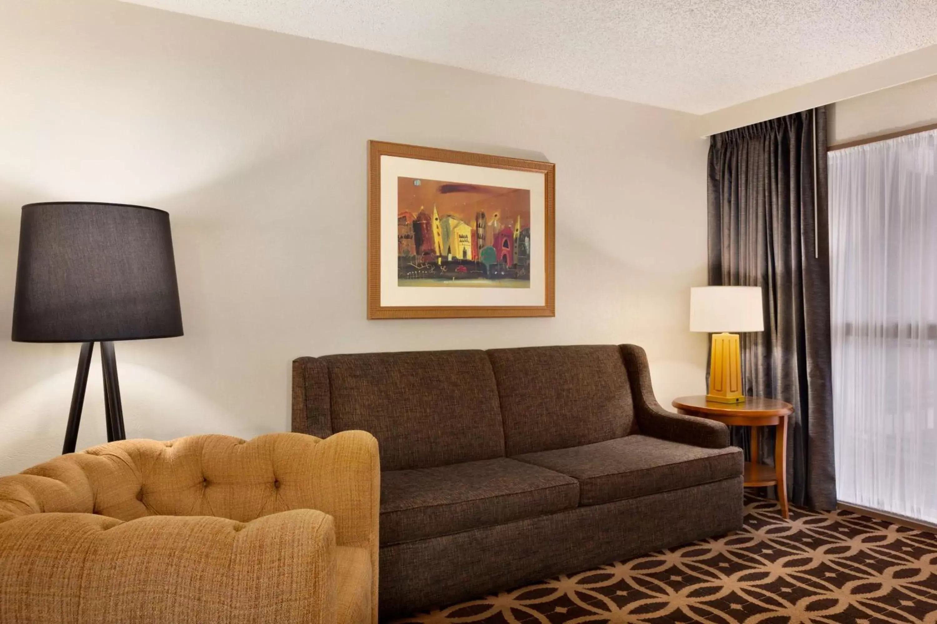 Living room, Seating Area in Embassy Suites Dallas - DFW International Airport South