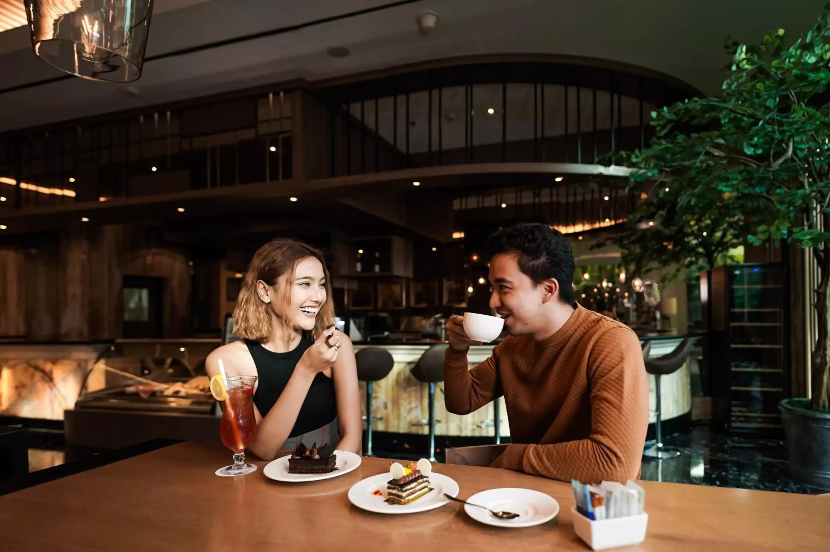 Lounge or bar, Restaurant/Places to Eat in Crowne Plaza Bandung, an IHG Hotel