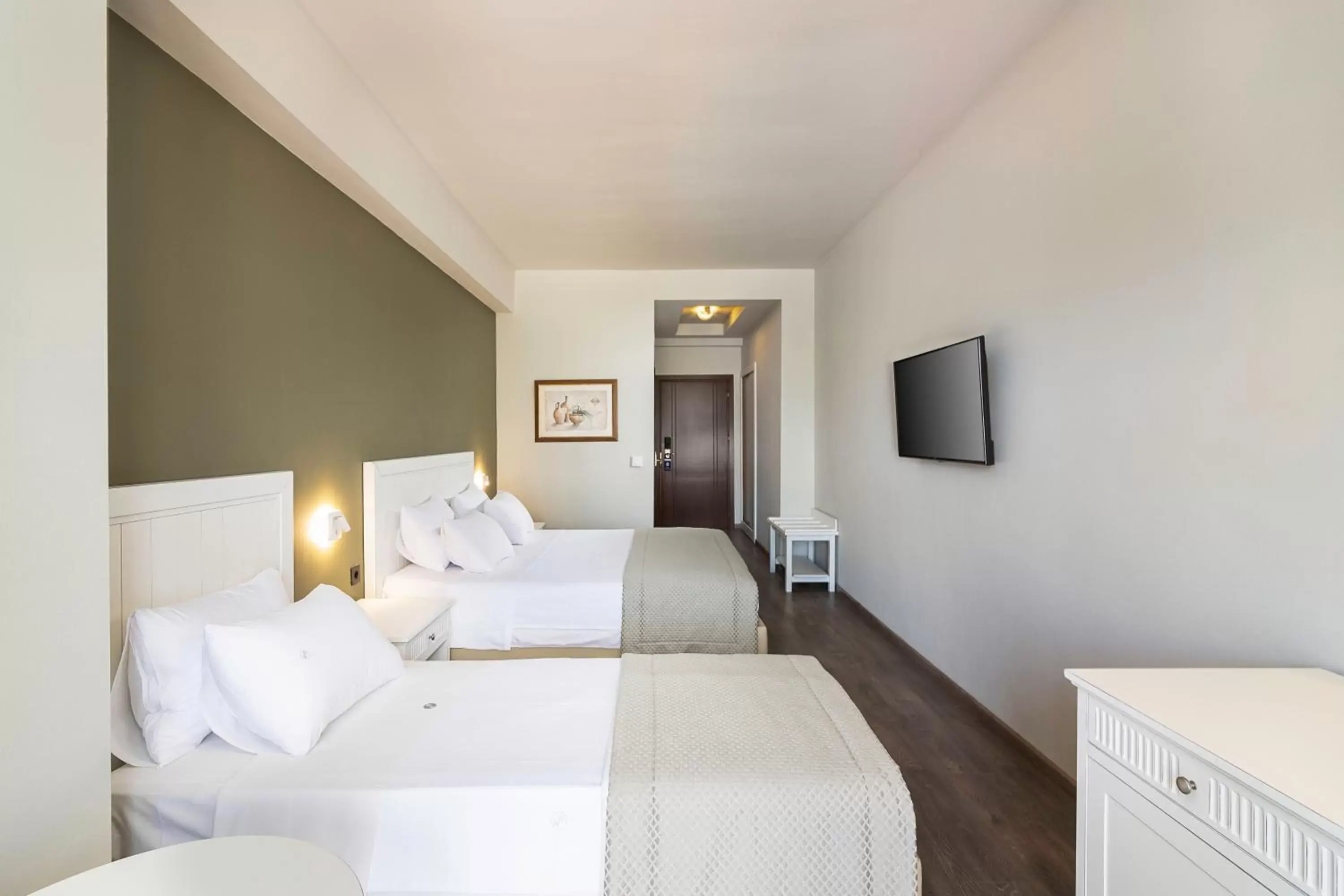 TV and multimedia, Bed in Heaven Hotel Thessaloniki Airport