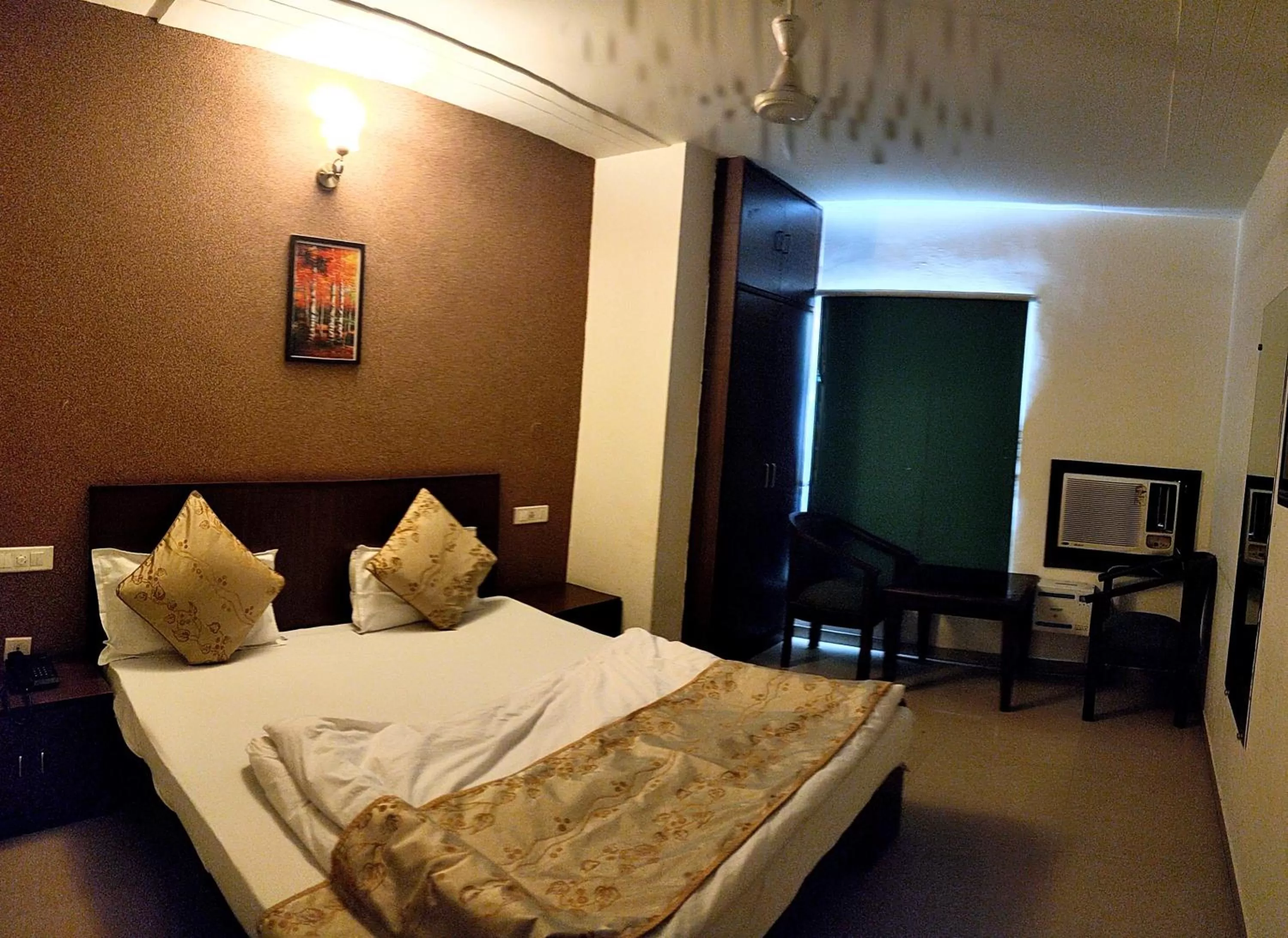 Bedroom, Bed in Hotel Pride