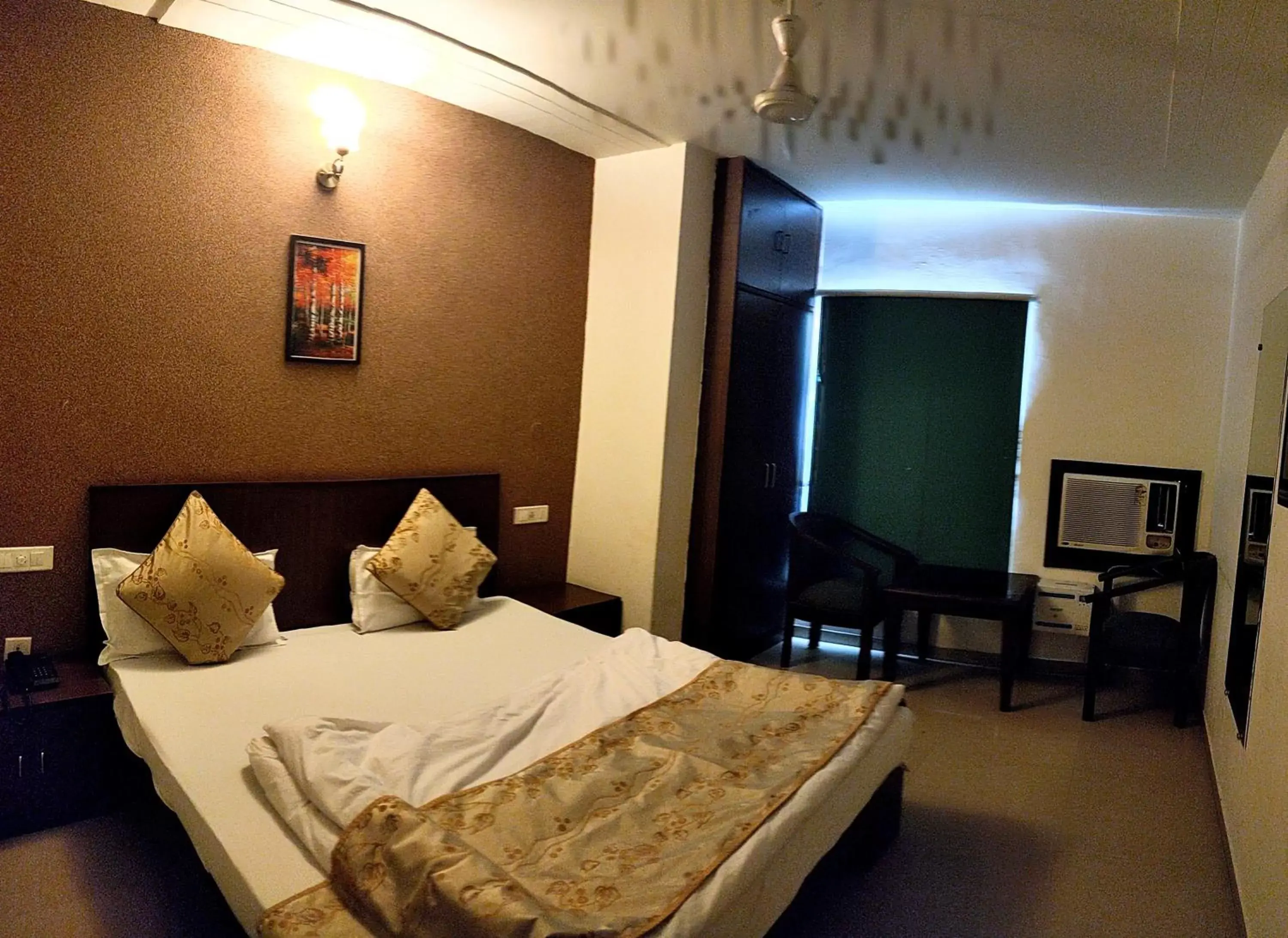 Bedroom, Bed in Hotel Pride Bedroom, Bed in Hotel Pride