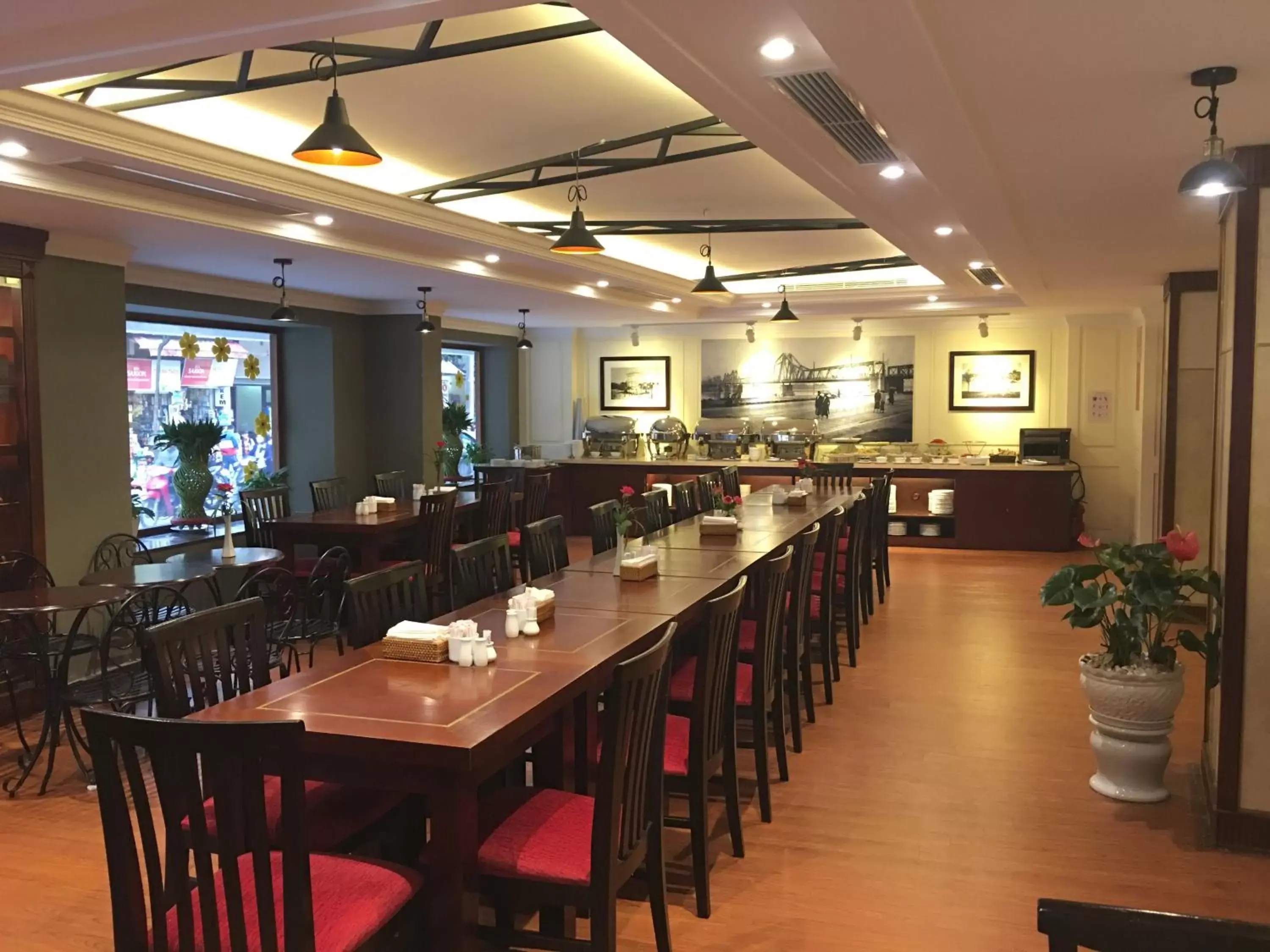 Dining area, Restaurant/Places to Eat in Mon Regency Hotel Dining area, Restaurant/Places to Eat in Mon Regency Hotel