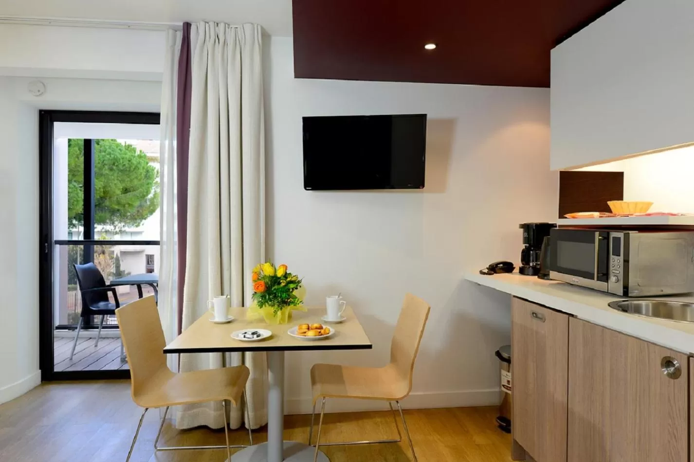 TV and multimedia in Résidence Residéal Premium Cannes