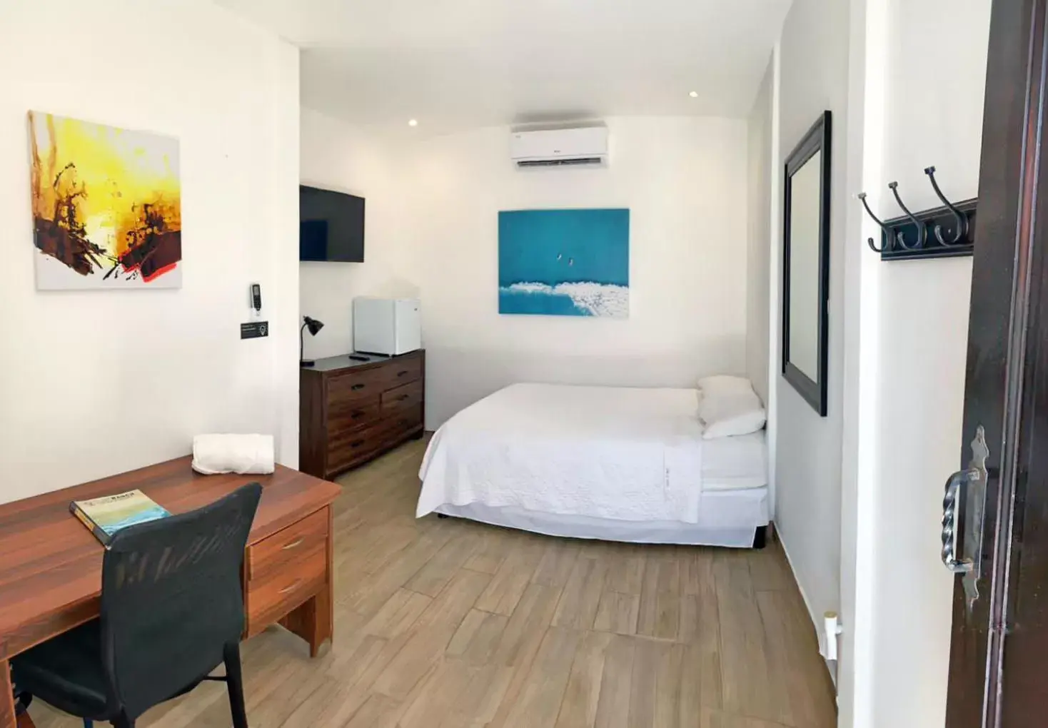 Bedroom, Bed in Surf Ranch Tamarindo