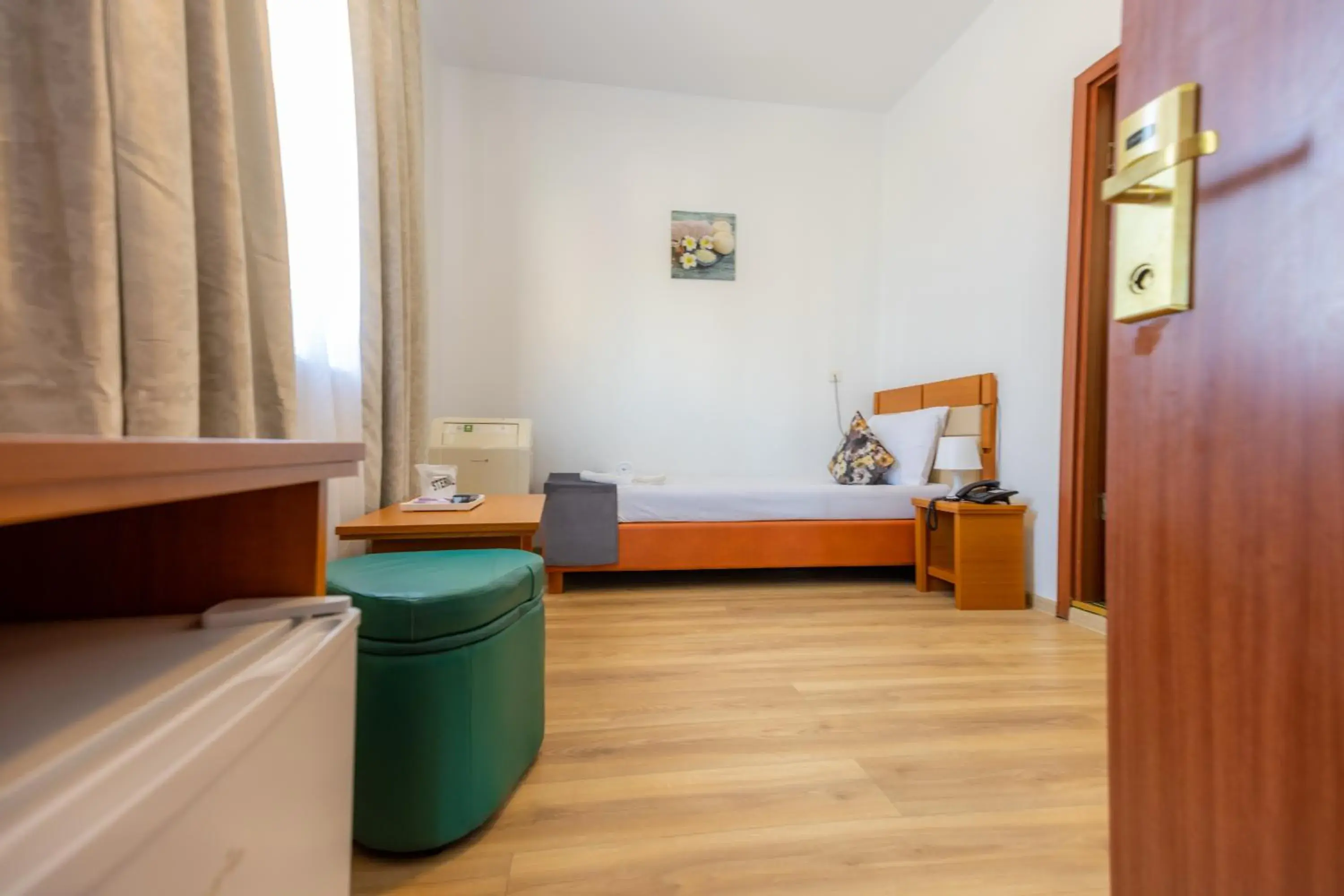 Photo of the whole room, Seating Area in Hotel Sir Lujerului