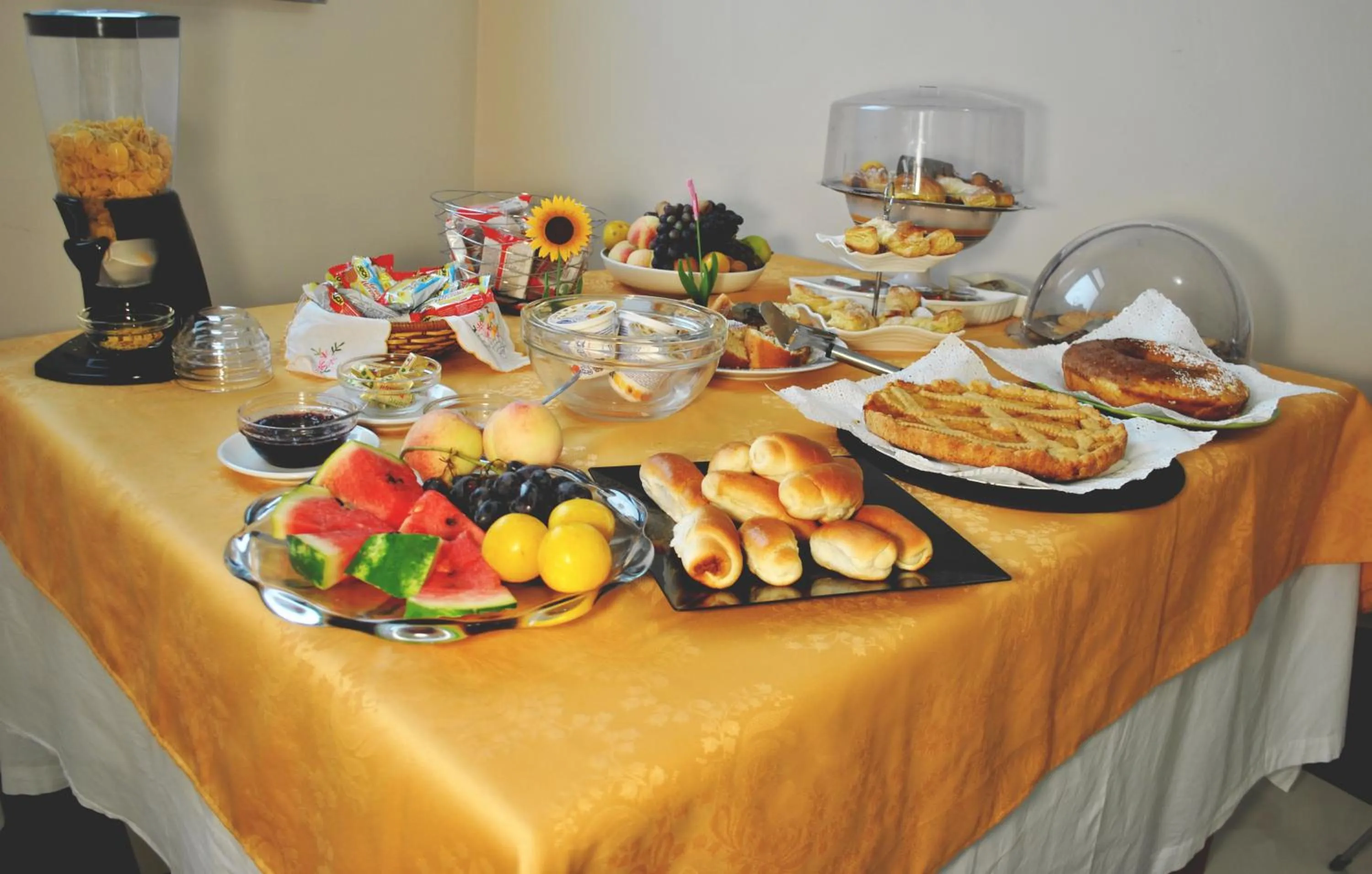 Restaurant/places to eat in Hotel Columbia