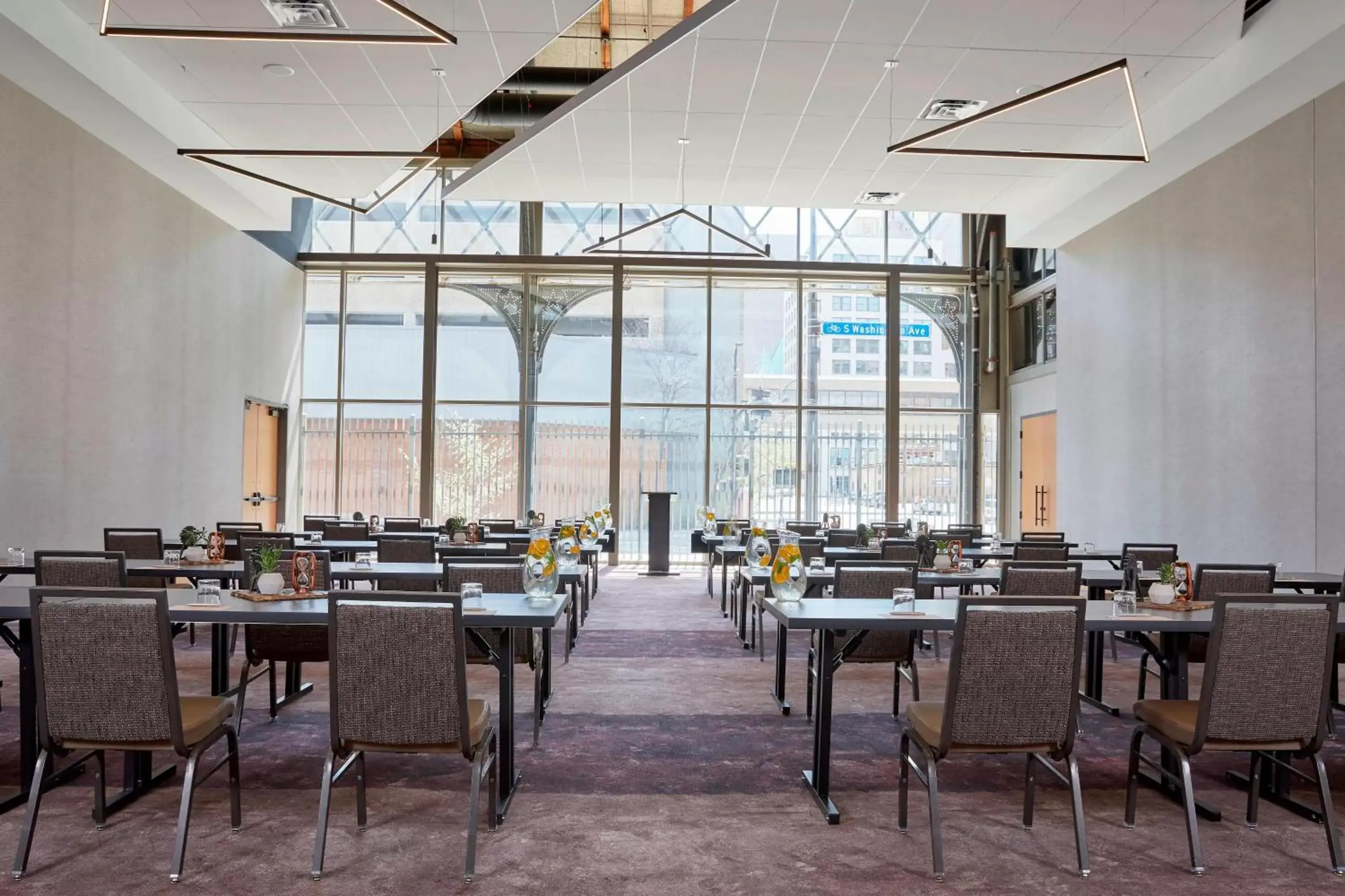 Meeting/conference room, Restaurant/Places to Eat in Renaissance Minneapolis Hotel, The Depot