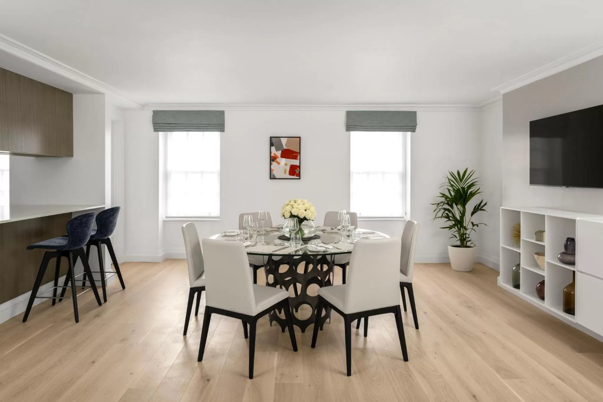 Photo of the whole room in COMO Metropolitan London