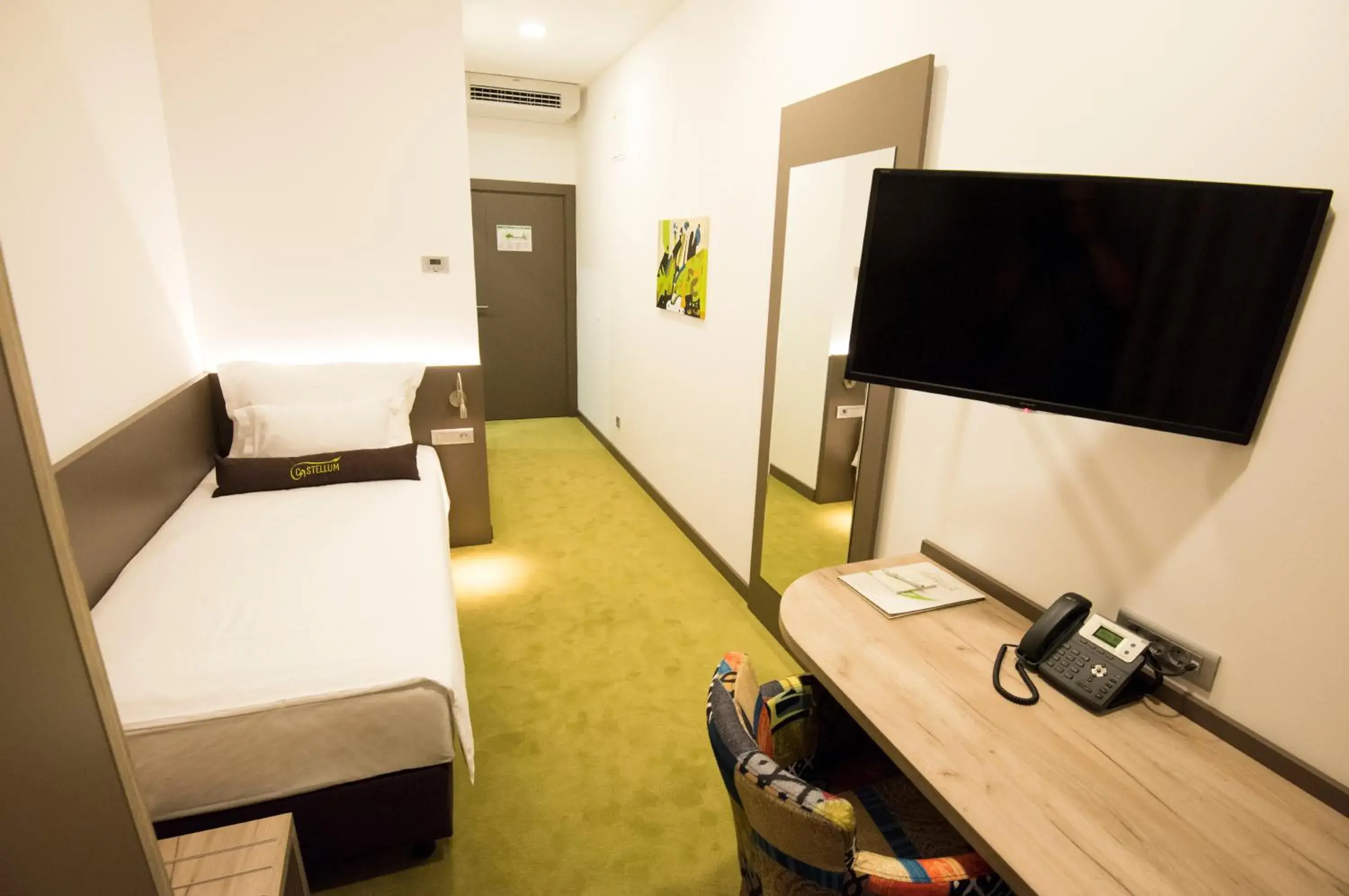 Economy Single Room in Hotel Castellum