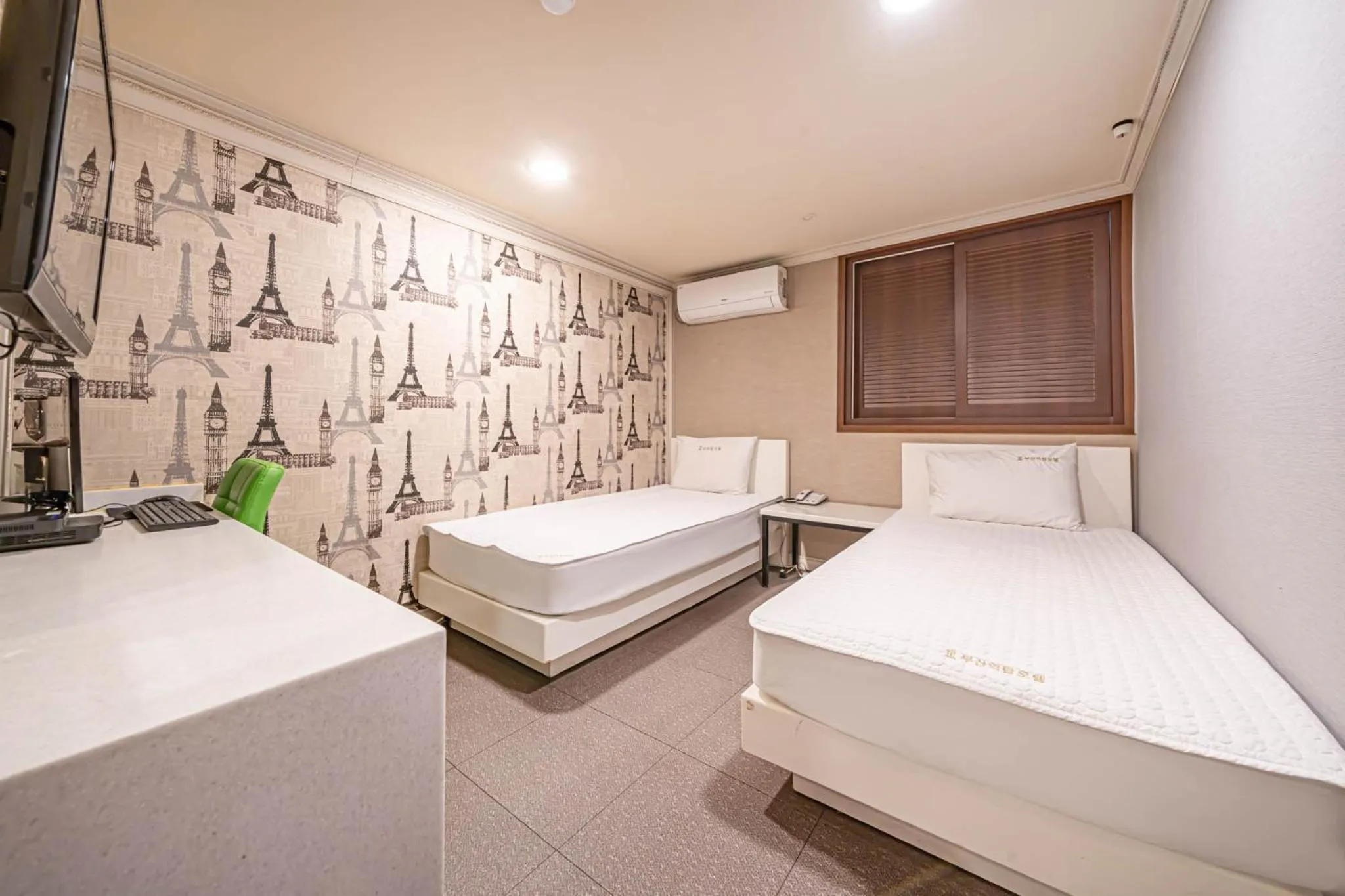 Bedroom, Bed in Top Motel Busan