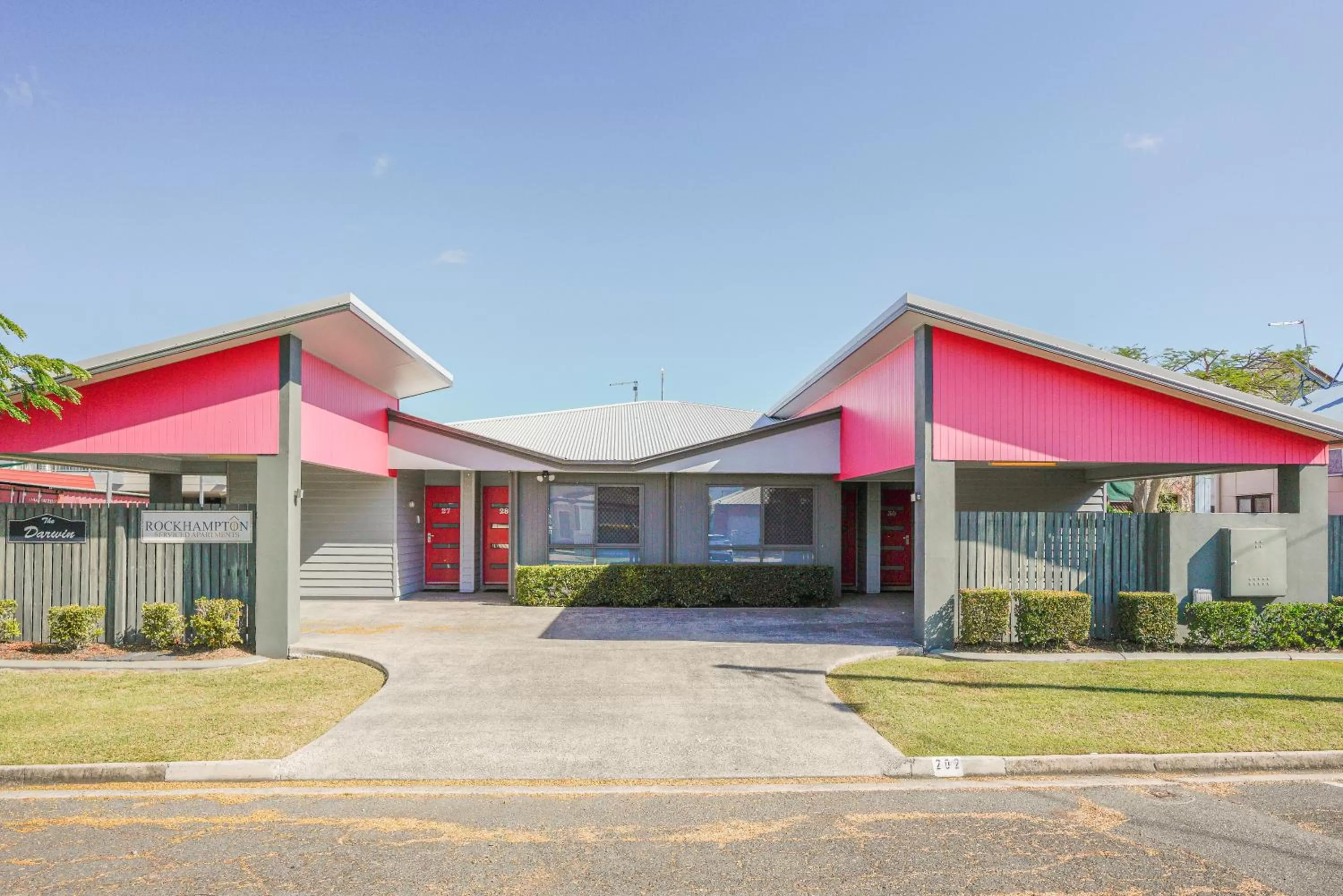 Property building in Rockhampton Serviced Apartments