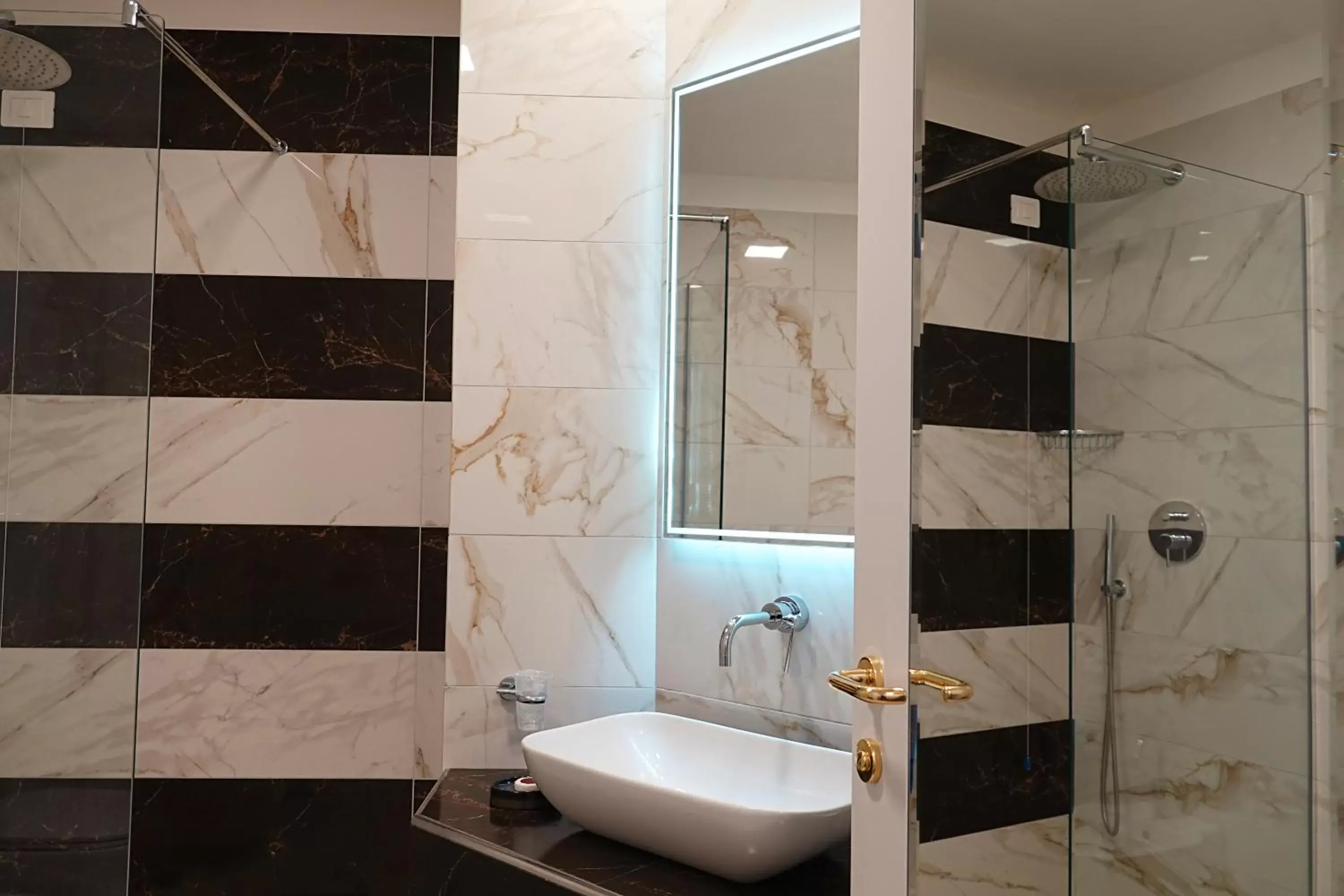 Bathroom in Hotel Art Resort Galleria Umberto