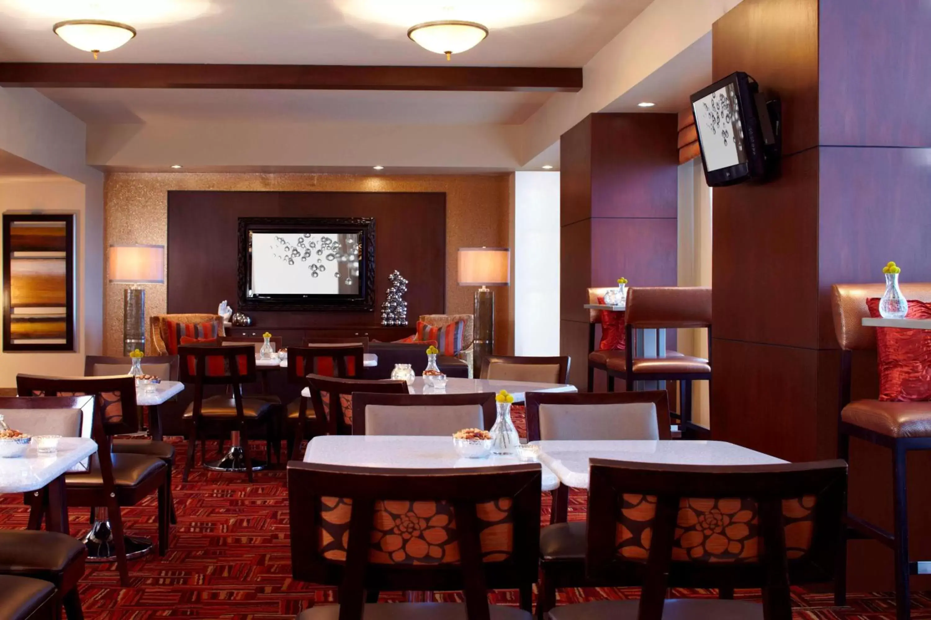 Lounge or bar, Restaurant/Places to Eat in Renaissance Las Vegas Hotel