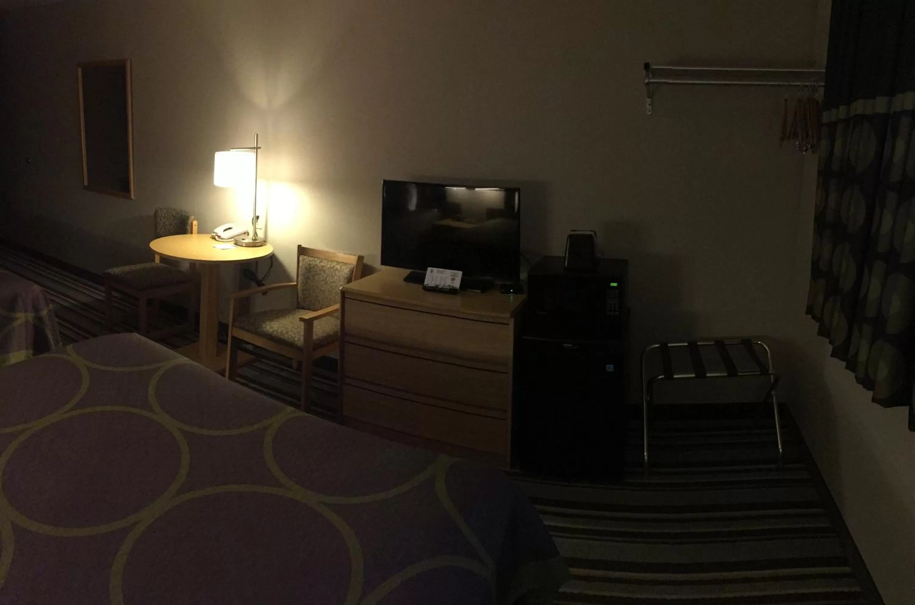 TV and multimedia, Bed in Super 8 by Wyndham Dillon