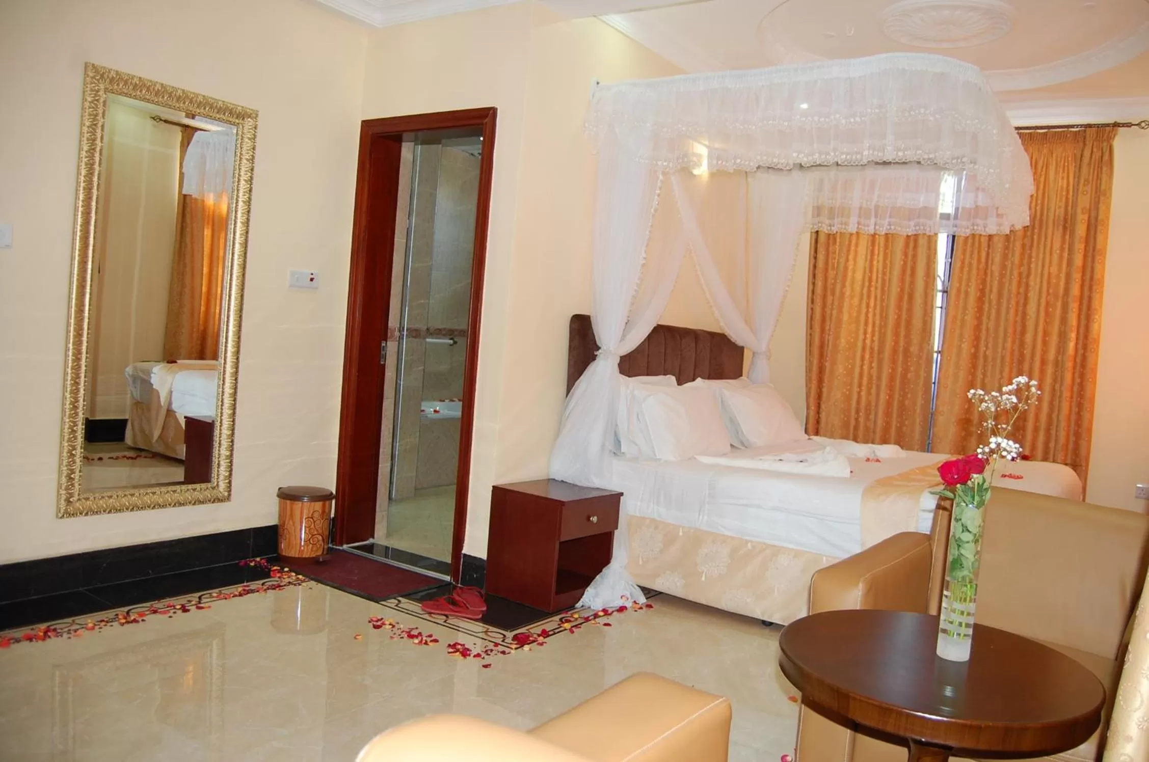 Junior Suite in Lantana Hotel