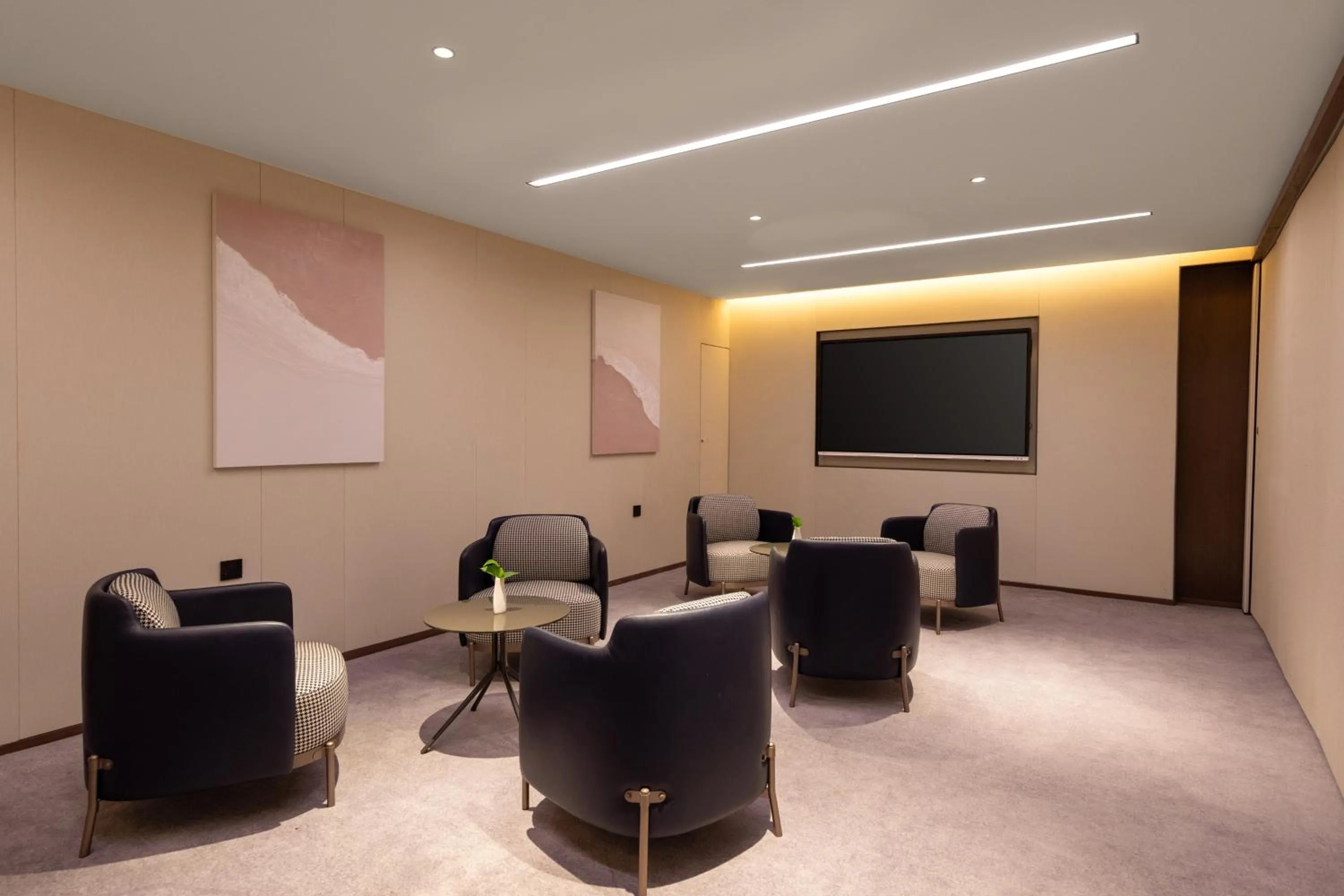 Honder International Hotel - Free shuttle bus between hotel and exhibition center during Canton Fair period