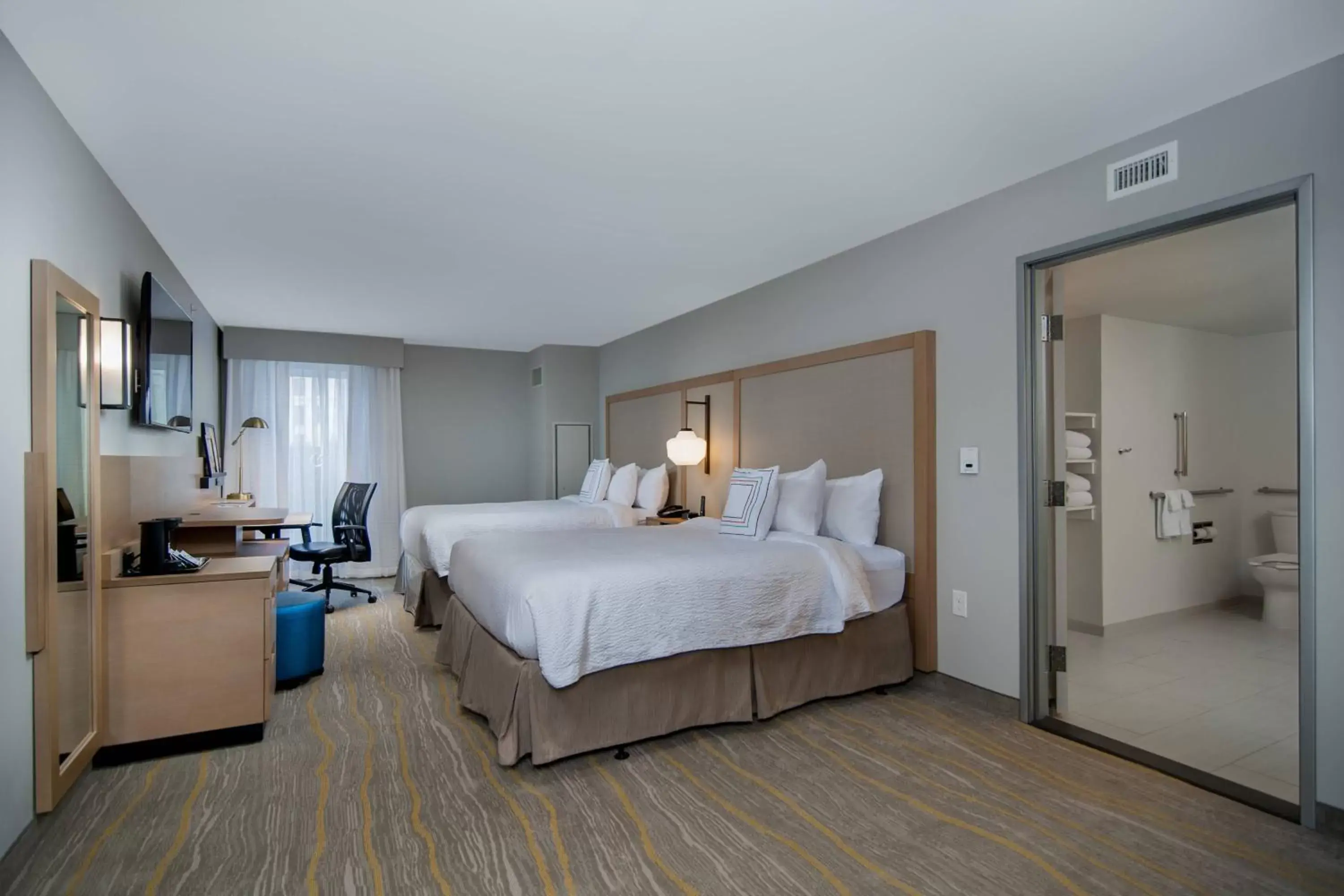 Photo of the whole room, Bed in Fairfield Inn & Suites Fort Worth Downtown/Convention Center