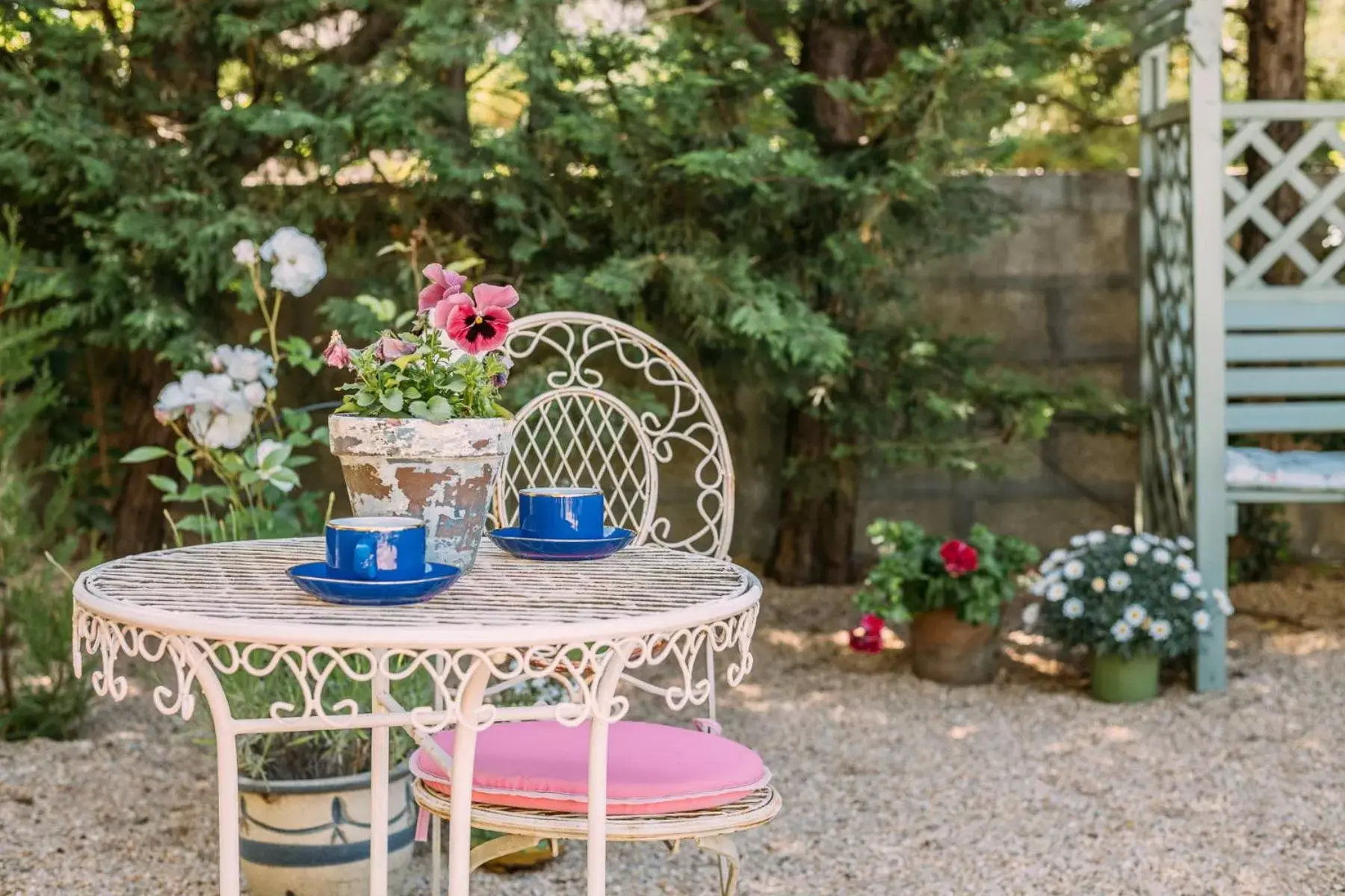 Patio in La Maison 64 Chambre D'Hôtes