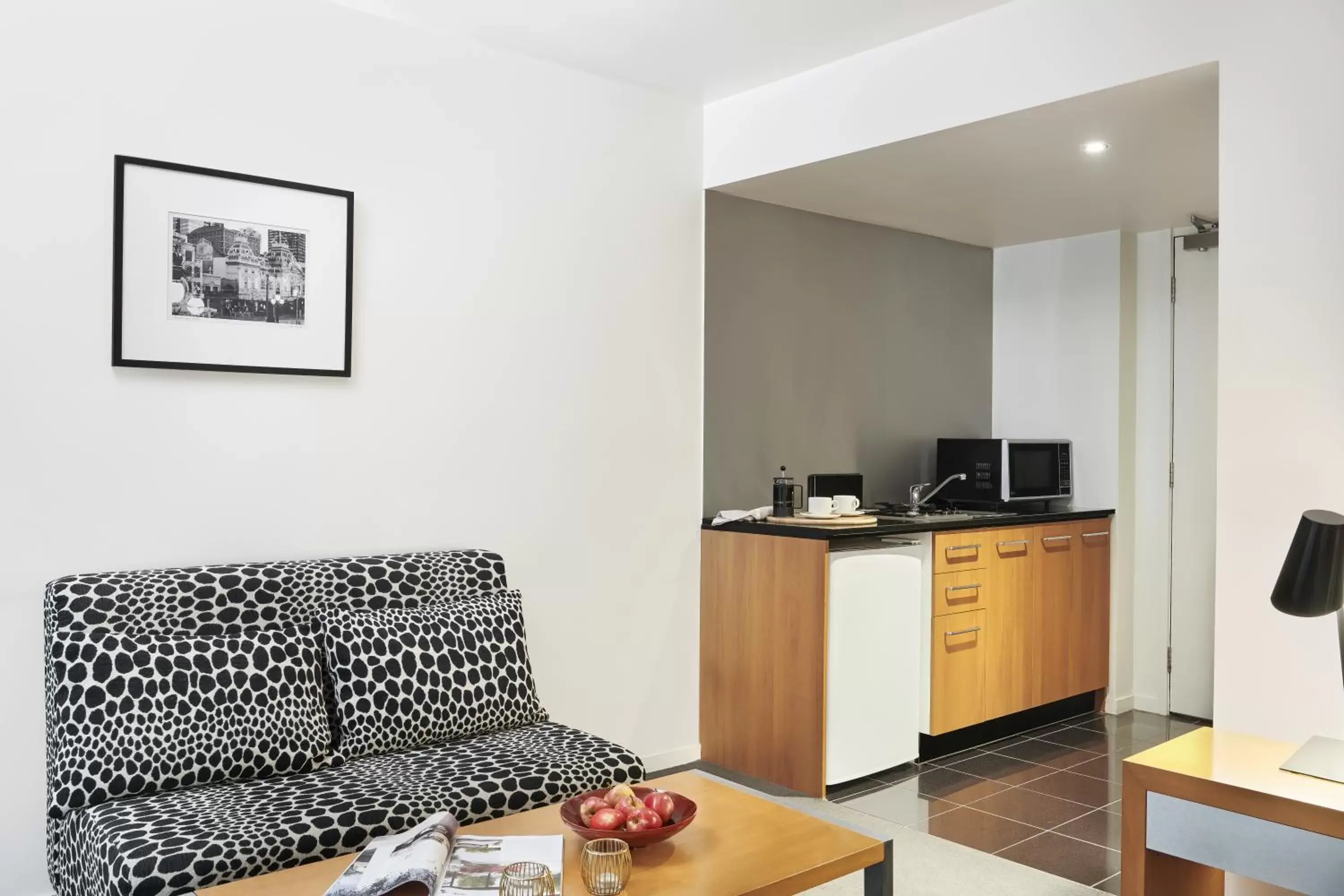 Kitchen or kitchenette, Seating Area in Punthill Apartment Hotel - Little Bourke