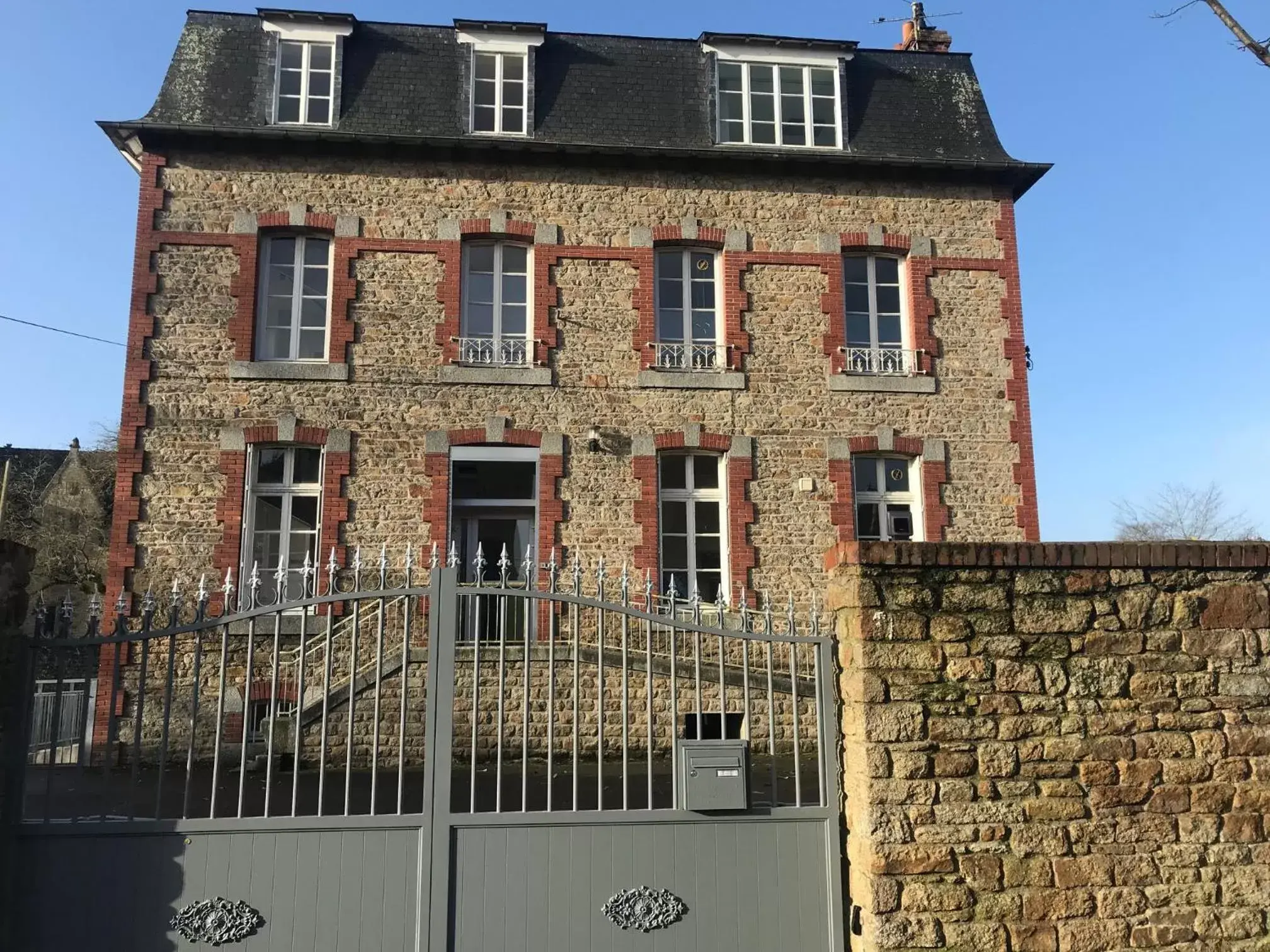 Facade/entrance, Property Building in Auberge Ti'gousket