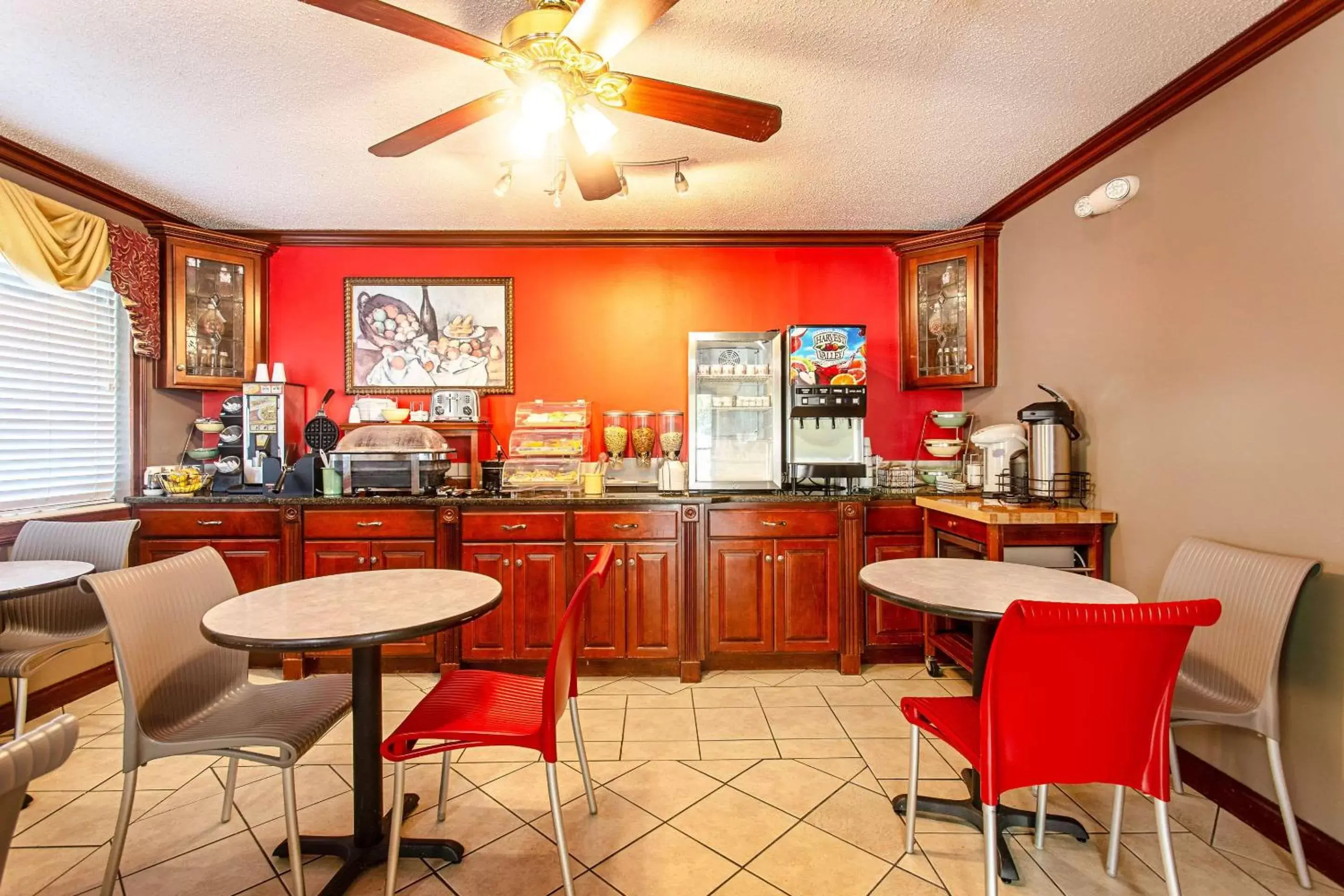 Restaurant/Places to Eat in Econo Lodge Russellville