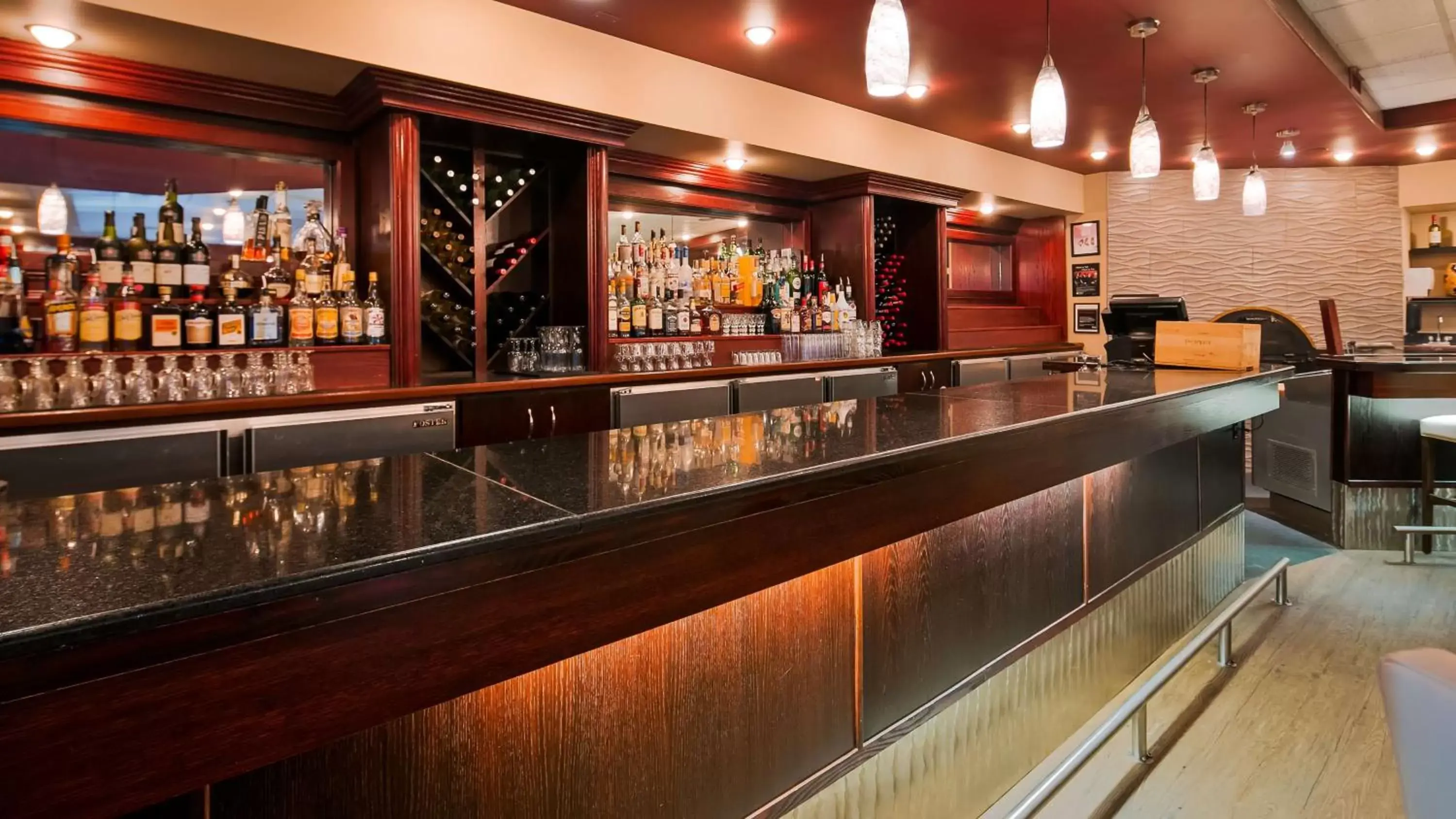 Lounge or bar in Best Western Grande Prairie Lounge or bar in Best Western Grande Prairie
