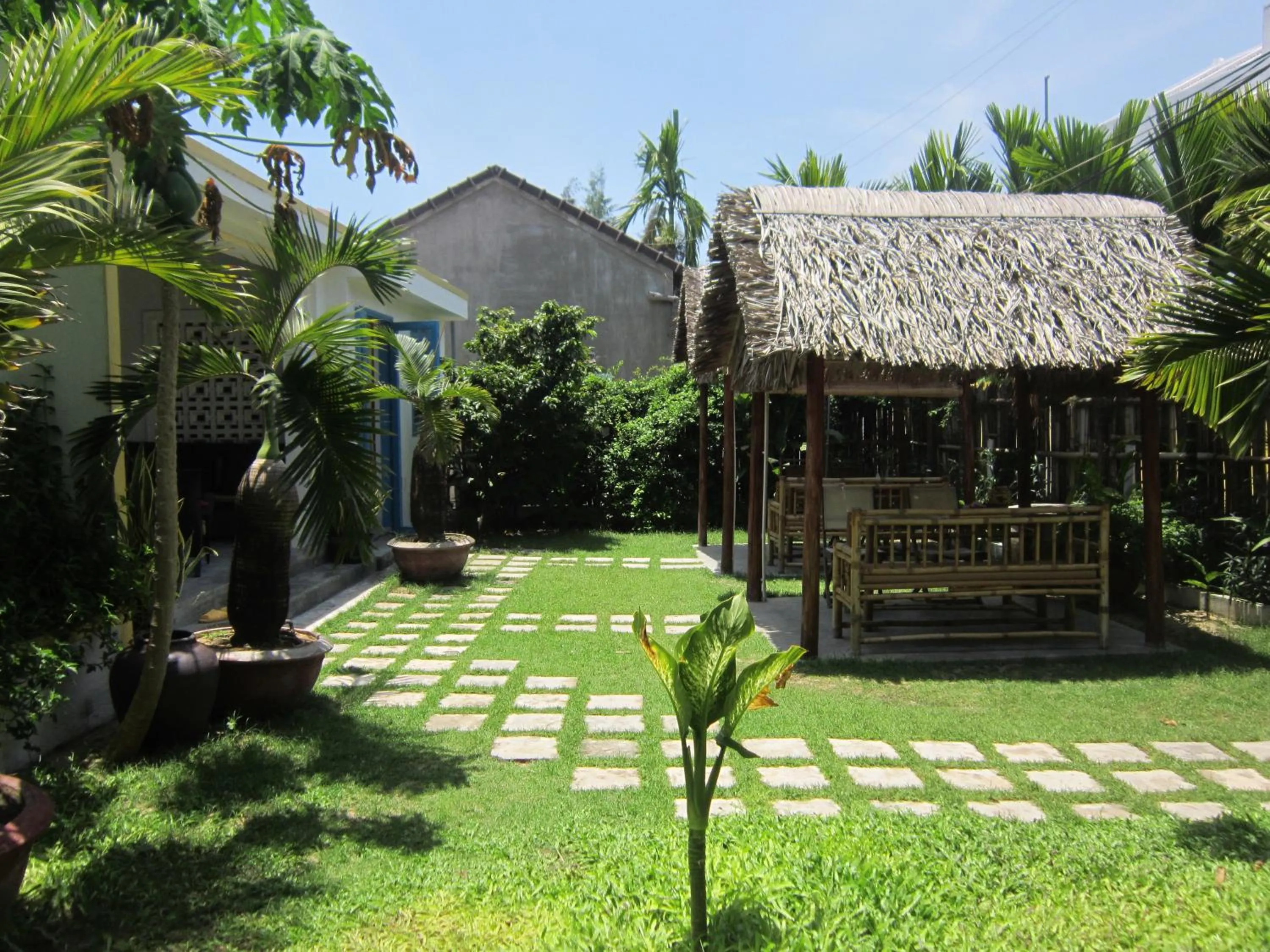 Two-Bedroom Villa in Local Beach Homestay