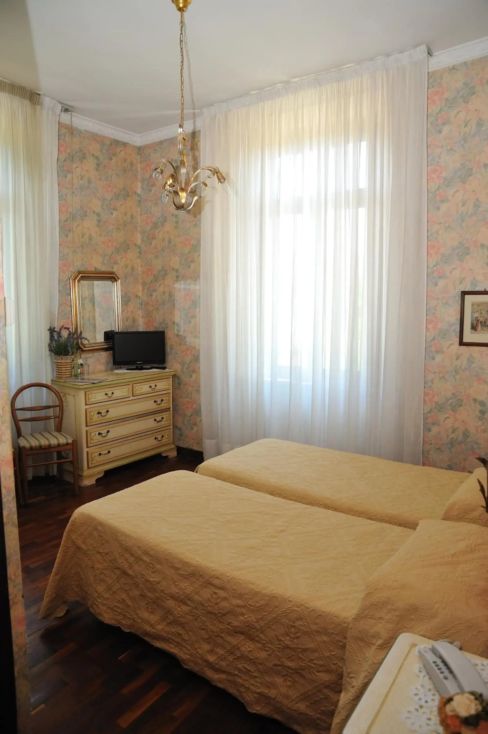 Photo of the whole room, Bed in Hotel Savona