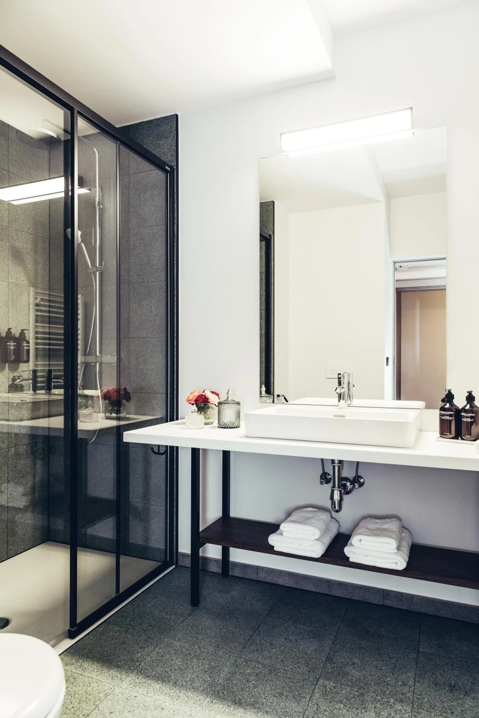 Bathroom in Hotel Dermuth Klagenfurt