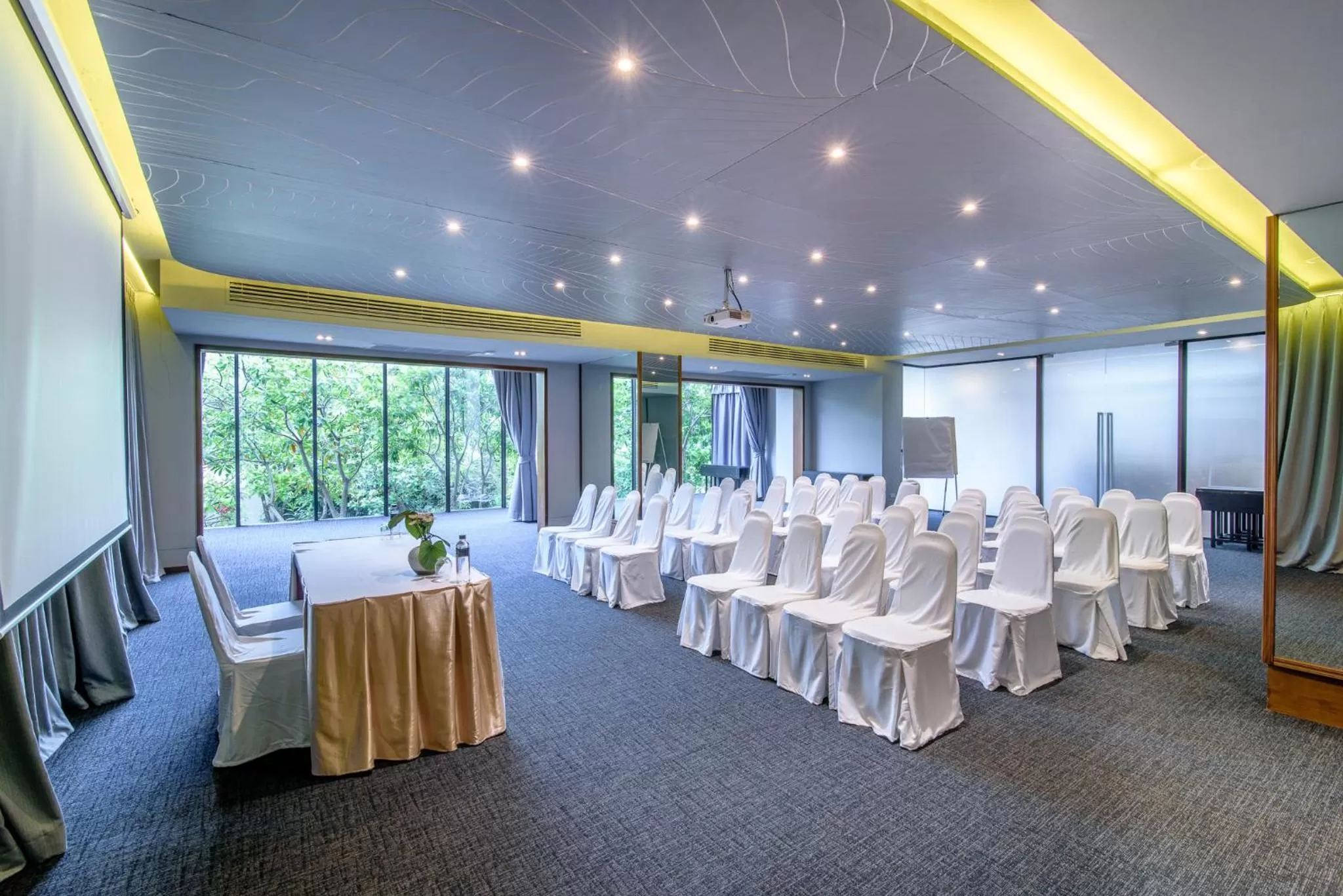 Business facilities in The Palayana Hua Hin